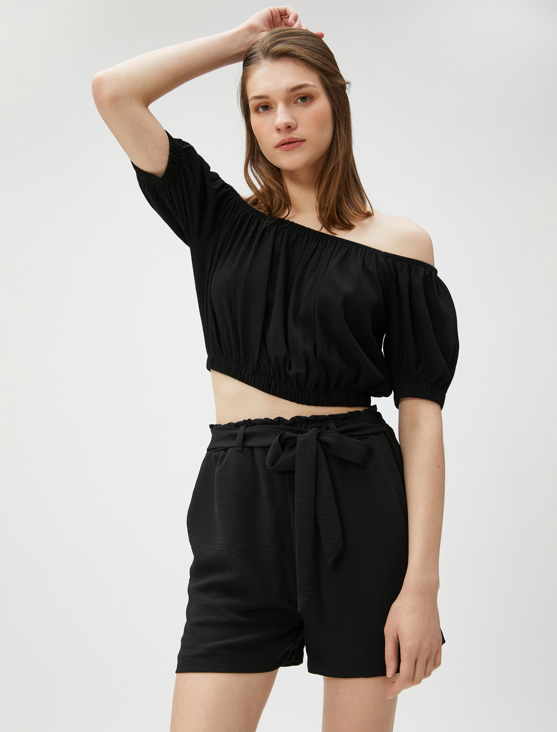   Crop Bluz Omzu Açık Lastikli