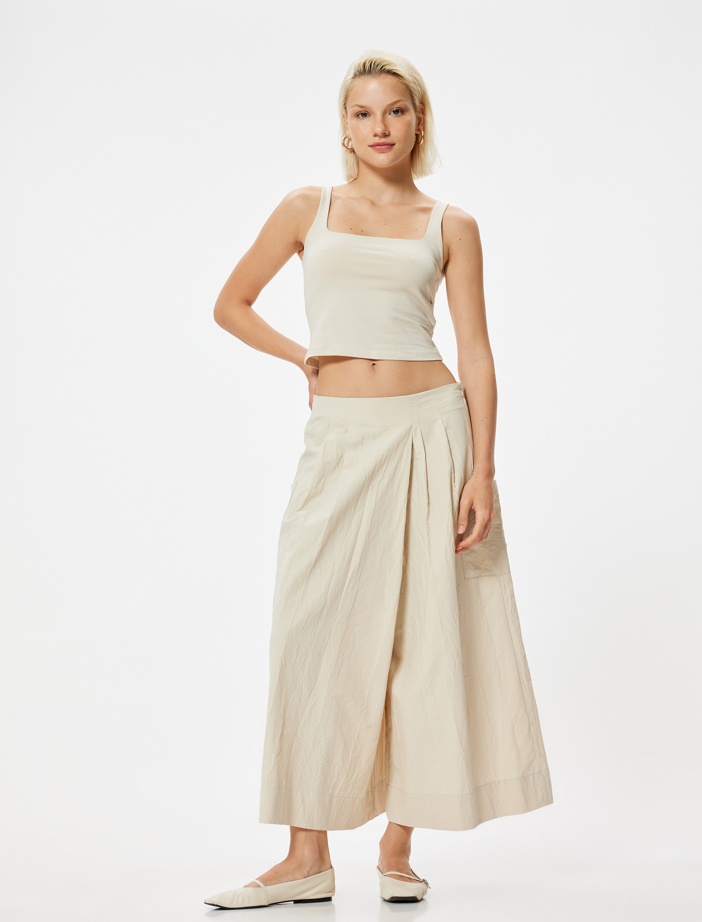   Koton X Sima Tarkan - Basic Crop Atlet Kare Yaka Kalın Askılı Pamuklu Slim Fit