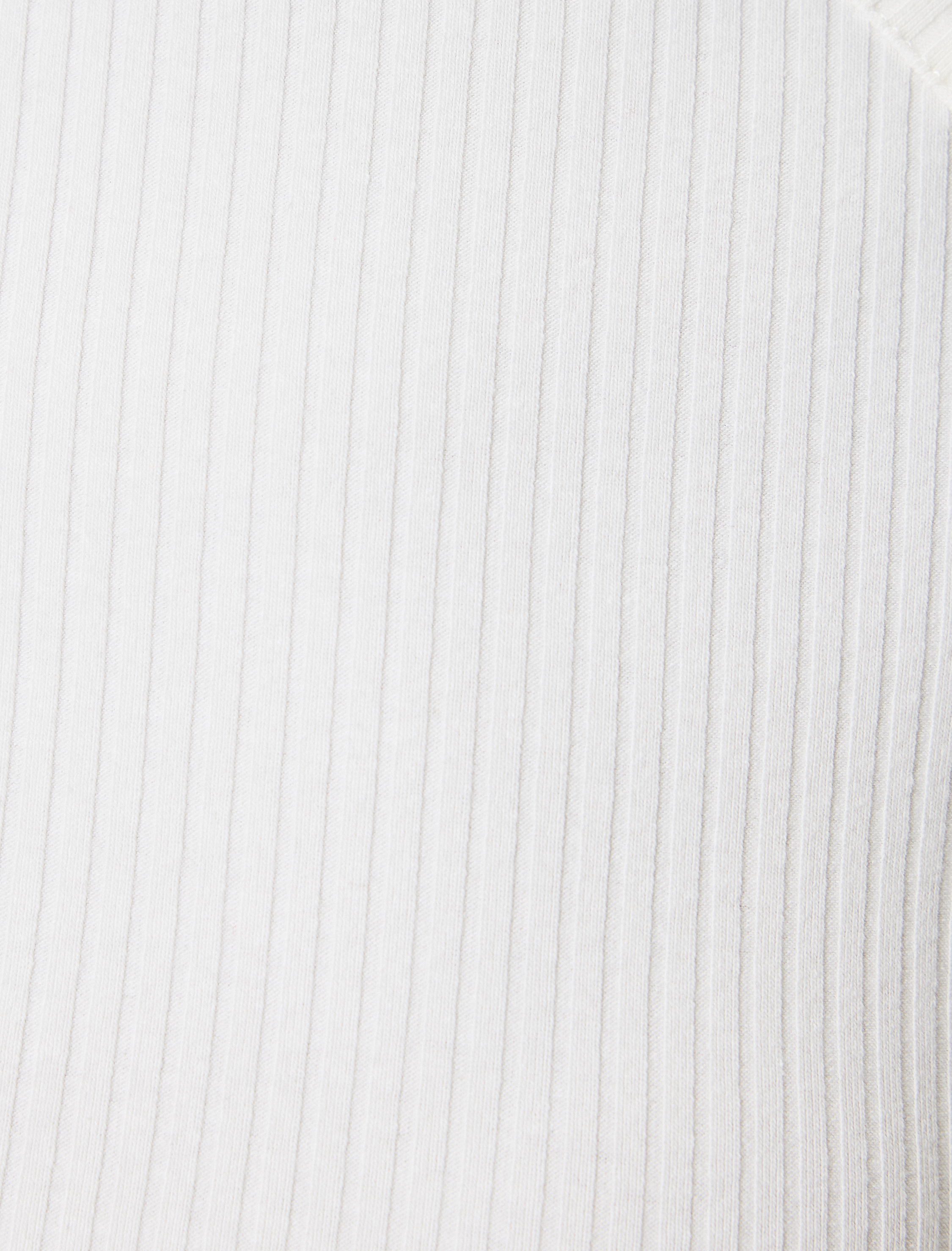   Dokulu Tişört Düğme Detaylı Bisiklet Yaka Kısa Kollu Slim Fit