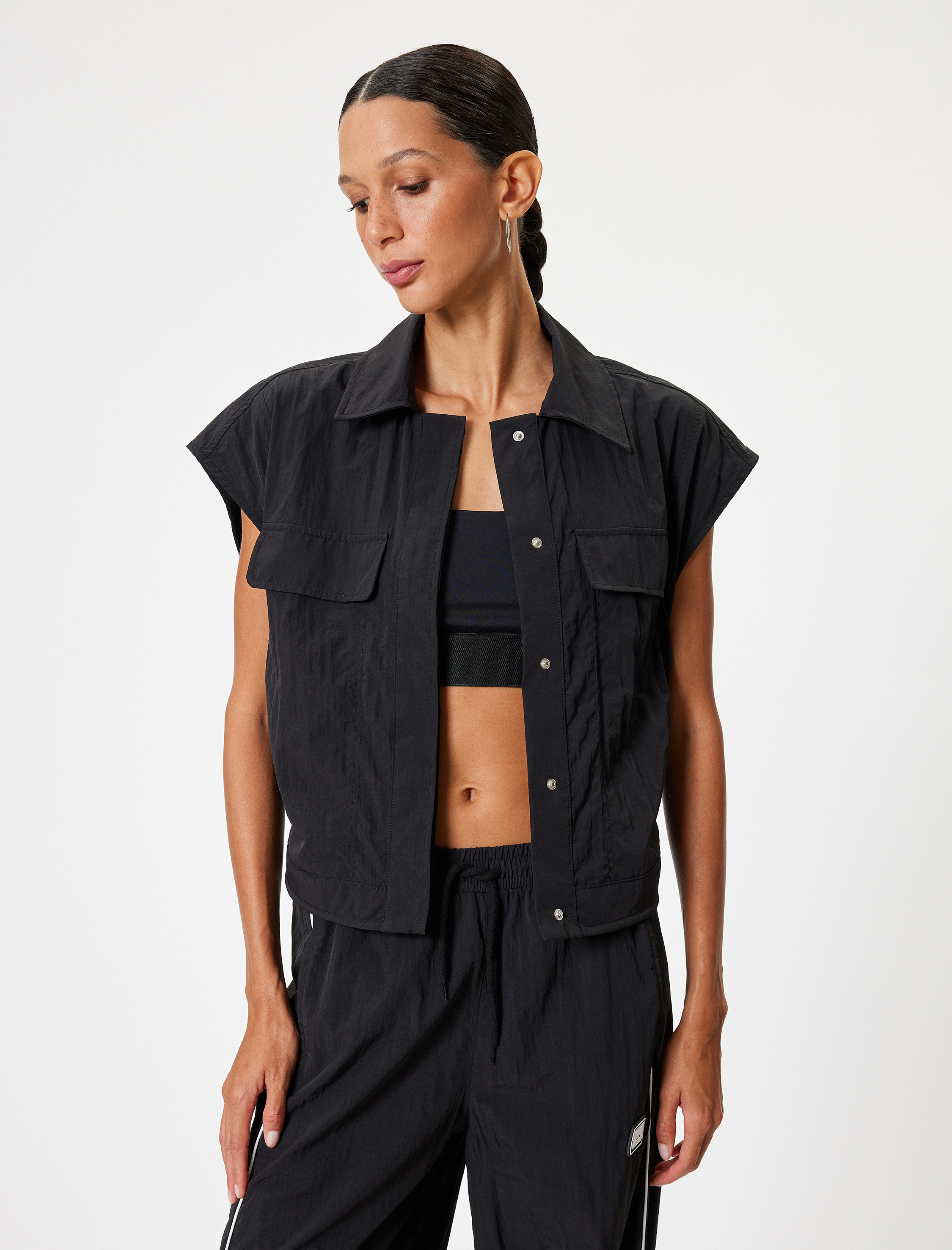   Kısa Kollu Gömlek Klasik Yaka Cep Detaylı Çıtçıt Düğmeli Rahat Kalıp