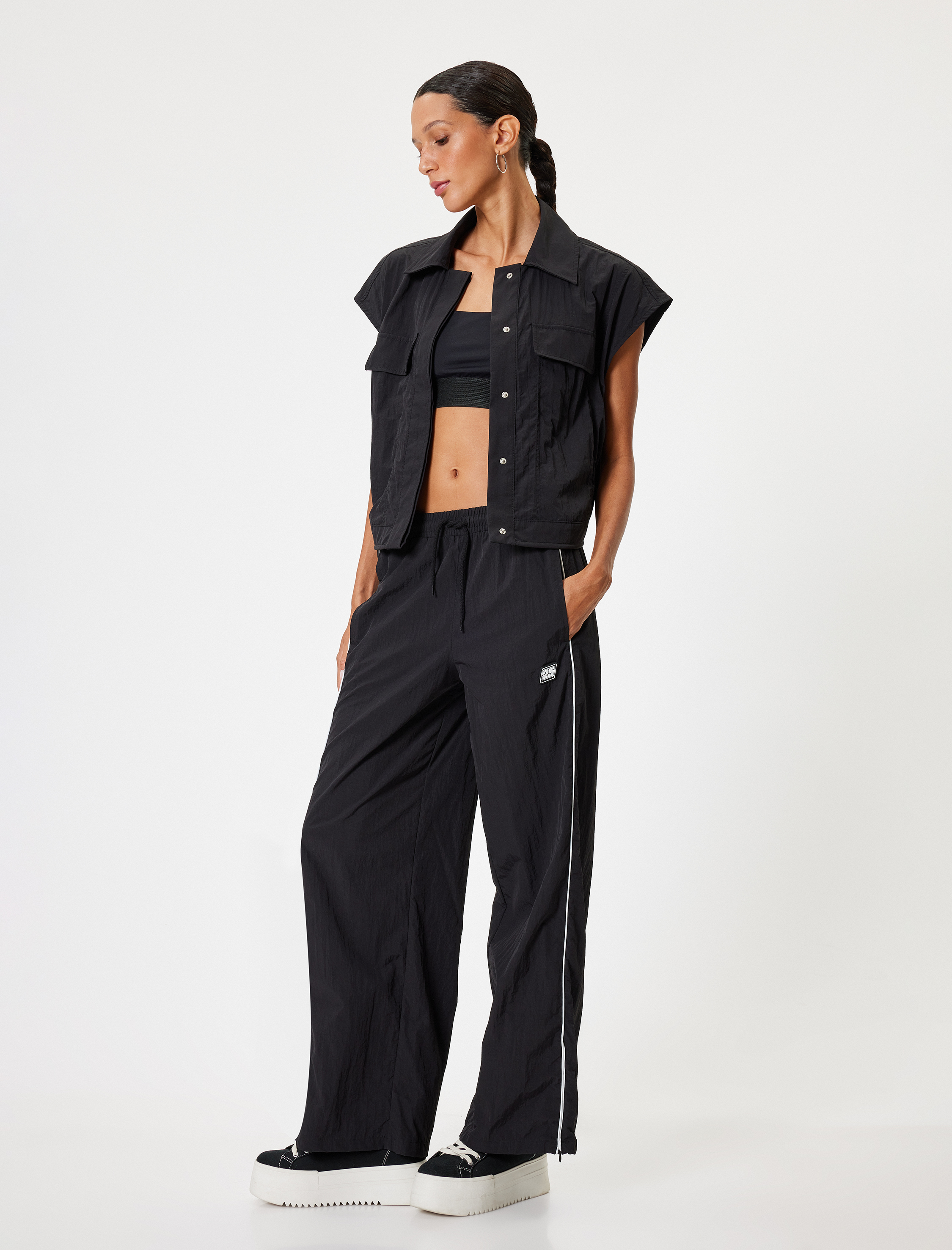   Kısa Kollu Gömlek Klasik Yaka Cep Detaylı Çıtçıt Düğmeli Rahat Kalıp