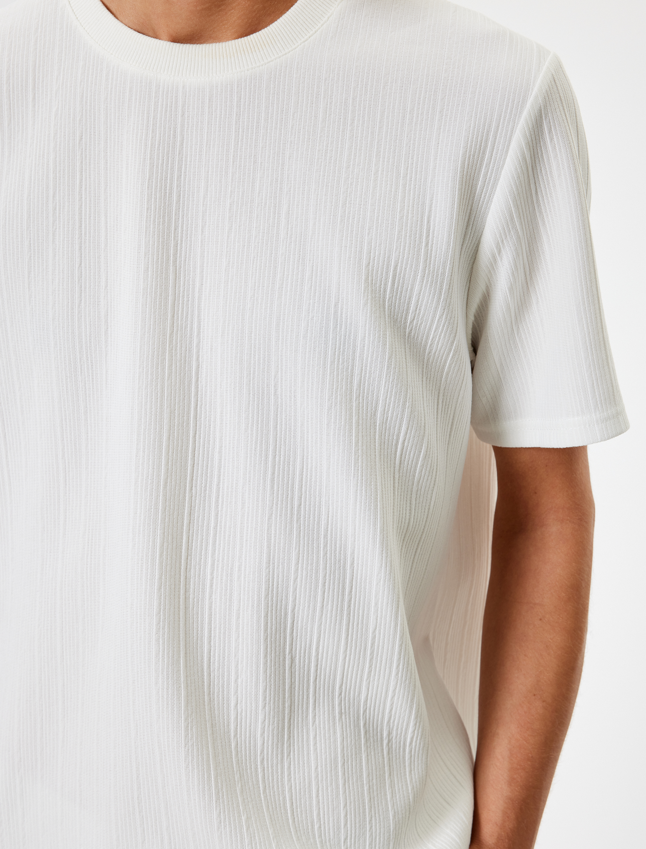   Bisiklet Yaka Tişört Kısa Kollu Dokulu