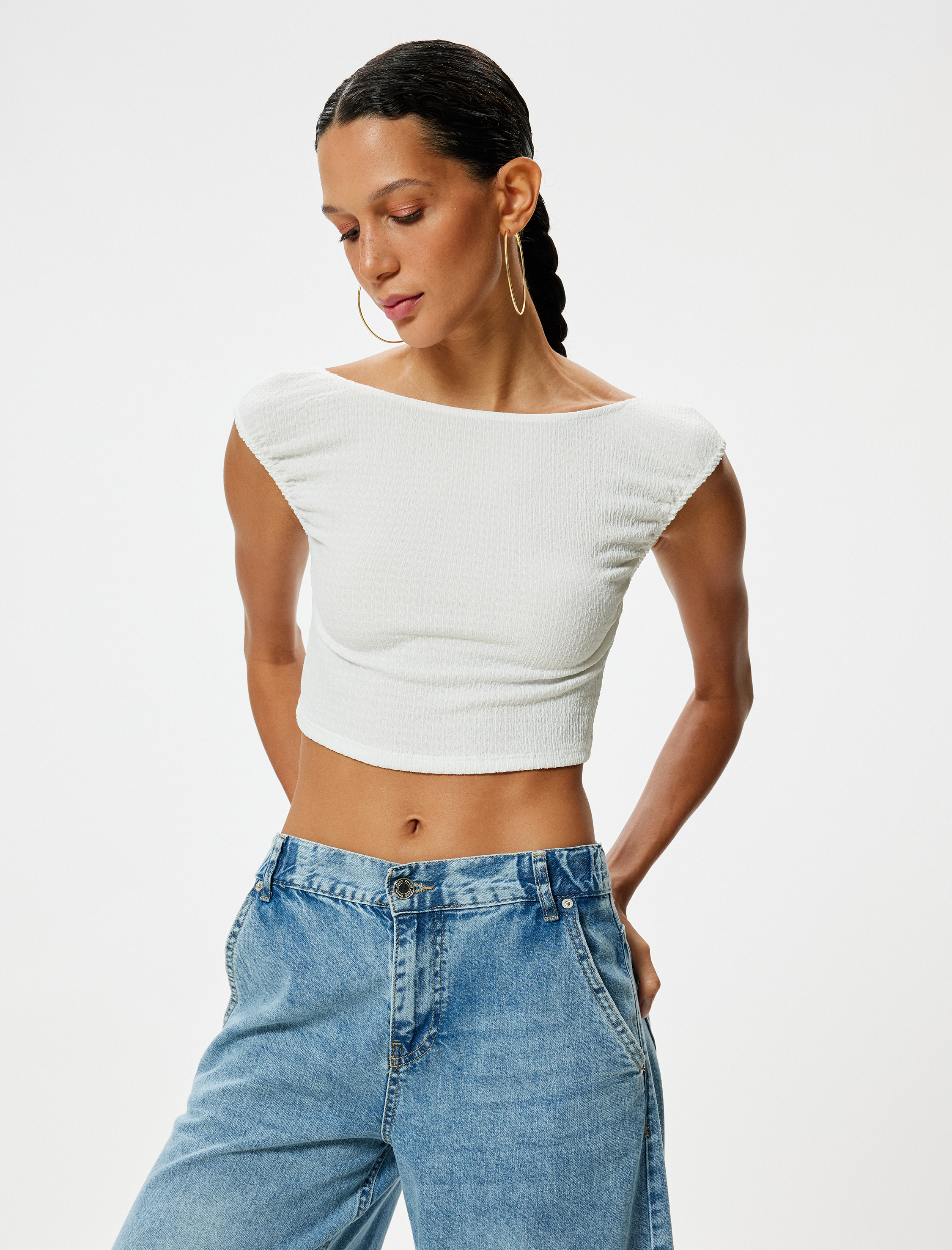   Crop Tişört Bürümcük Sırt Detaylı Kap Kol Kayık Yaka Slim Fit Bürümcük