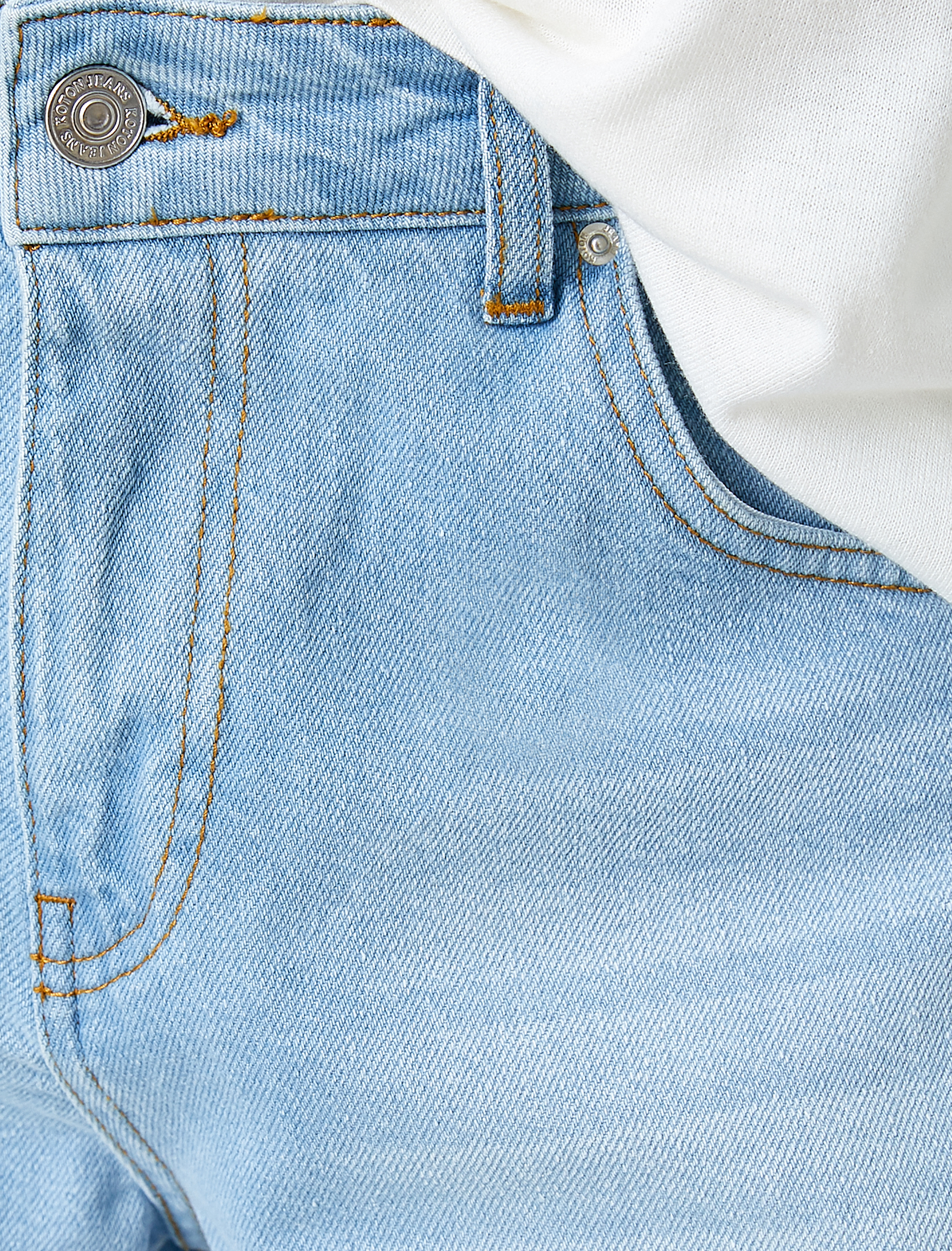   Eskitilmiş Kot Şort