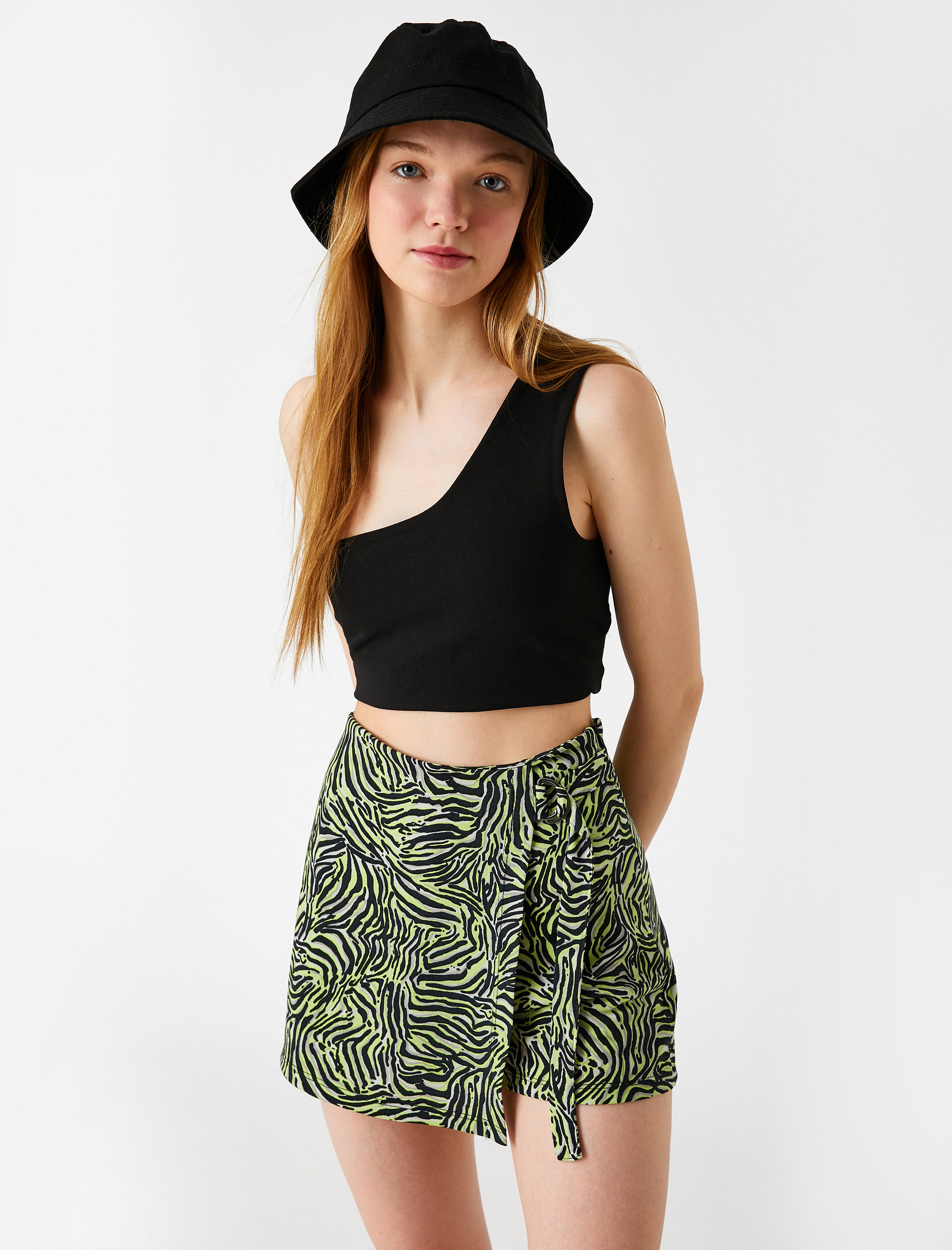   Zebra Desenli Şort Etek Metal Aksesuar Detaylı