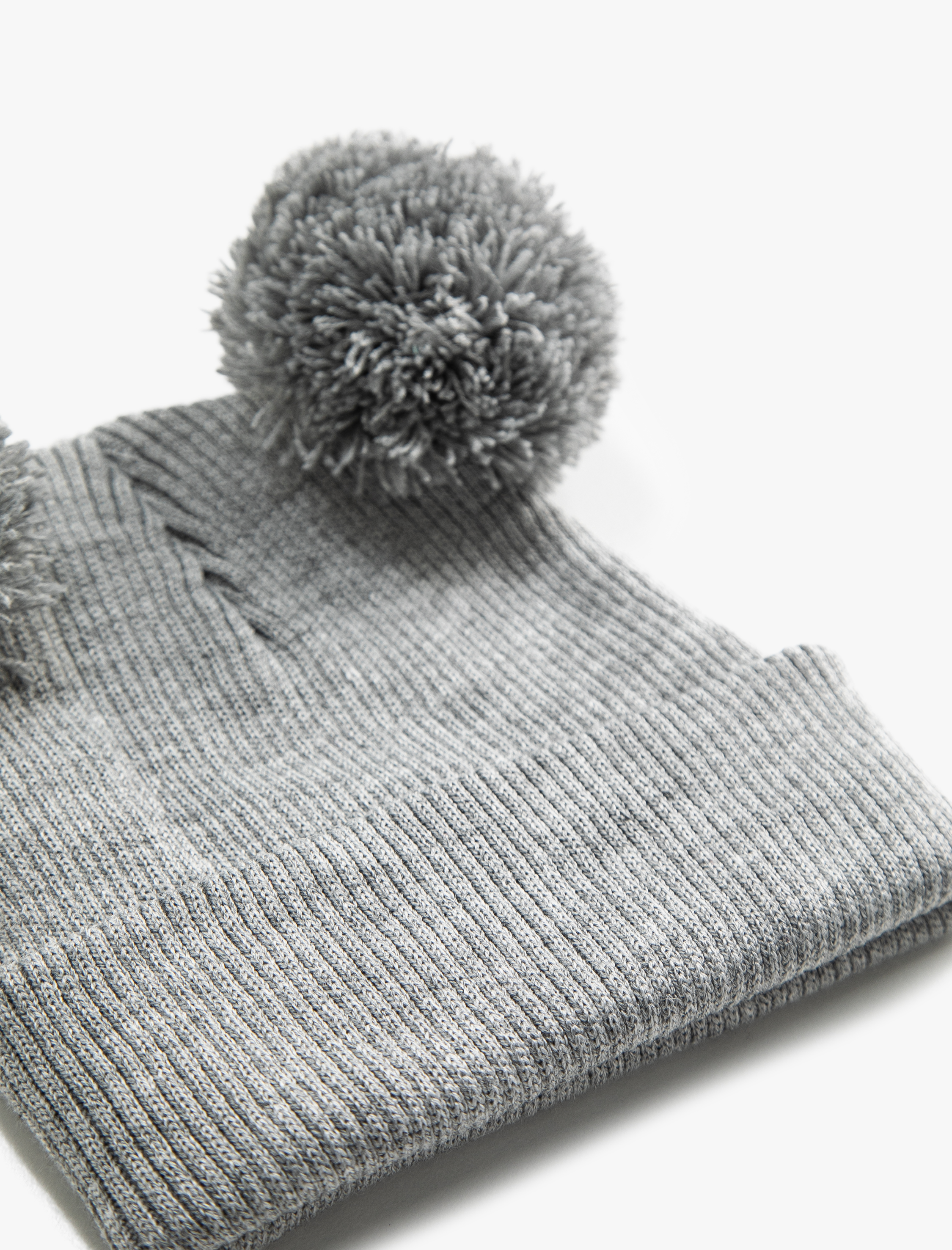  Kız Bebek Ponpon Detaylı Örgü Bere