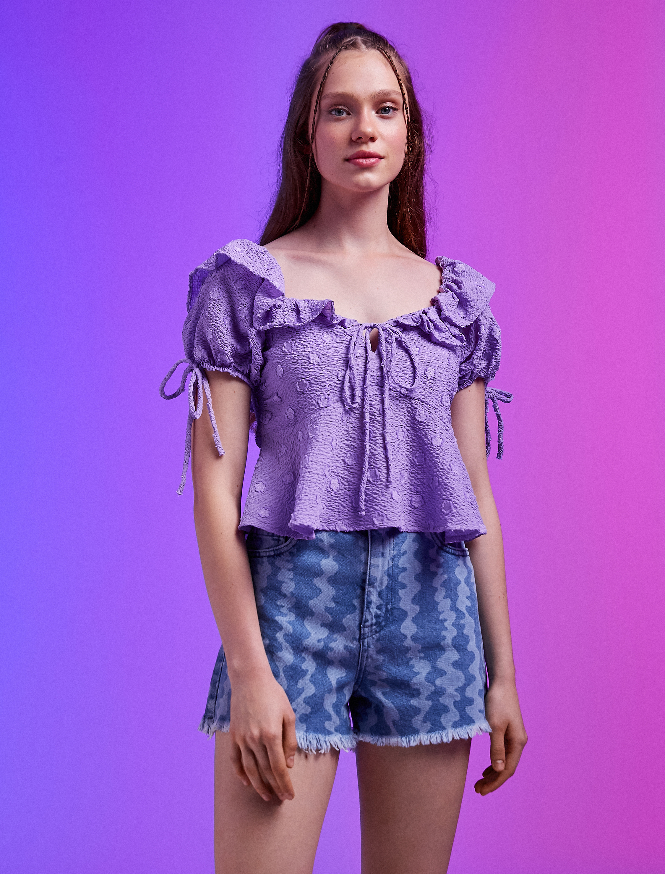   Omzu Fırfırlı Bluz