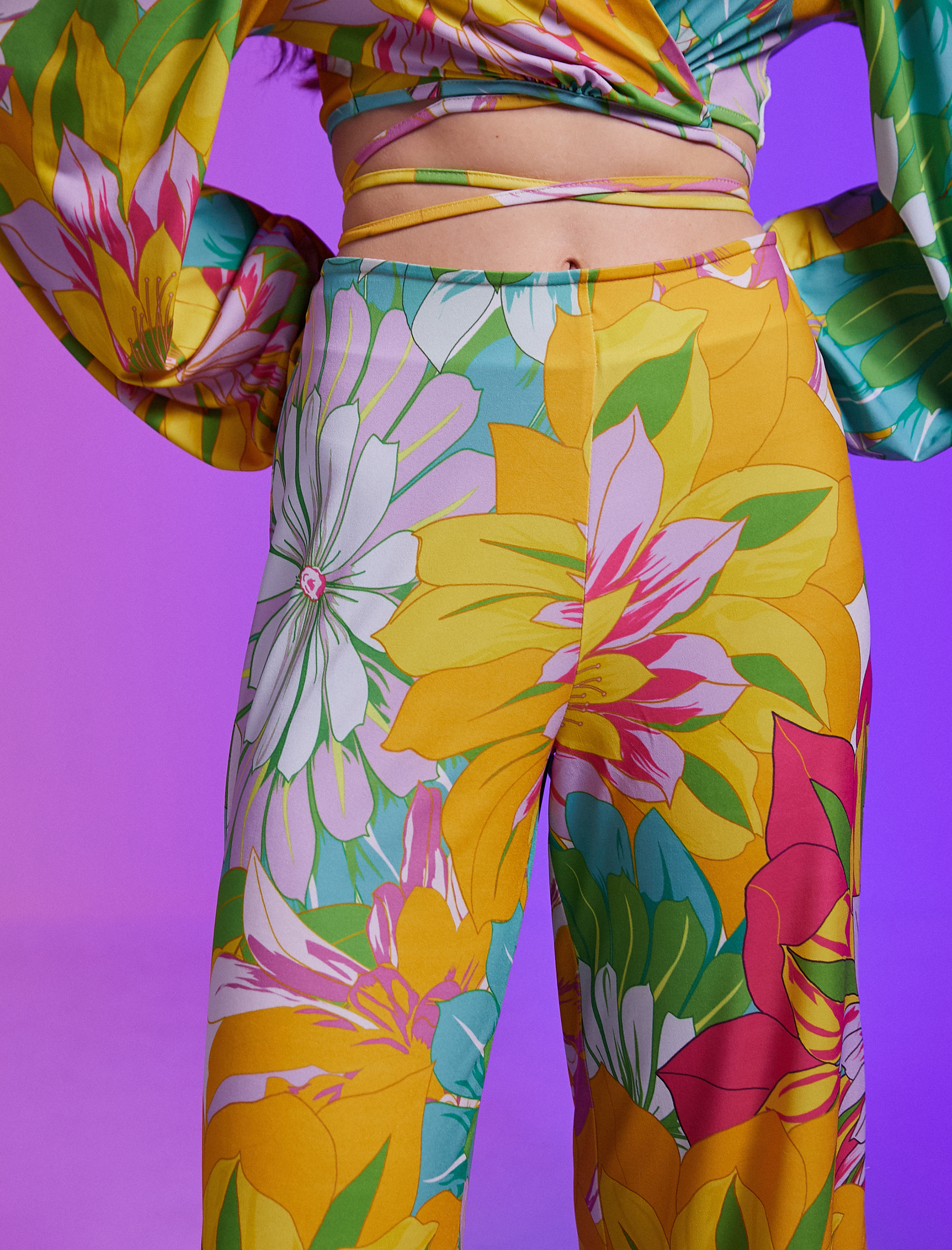   Çiçek Baskılı Yırtmaçlı Pantolon