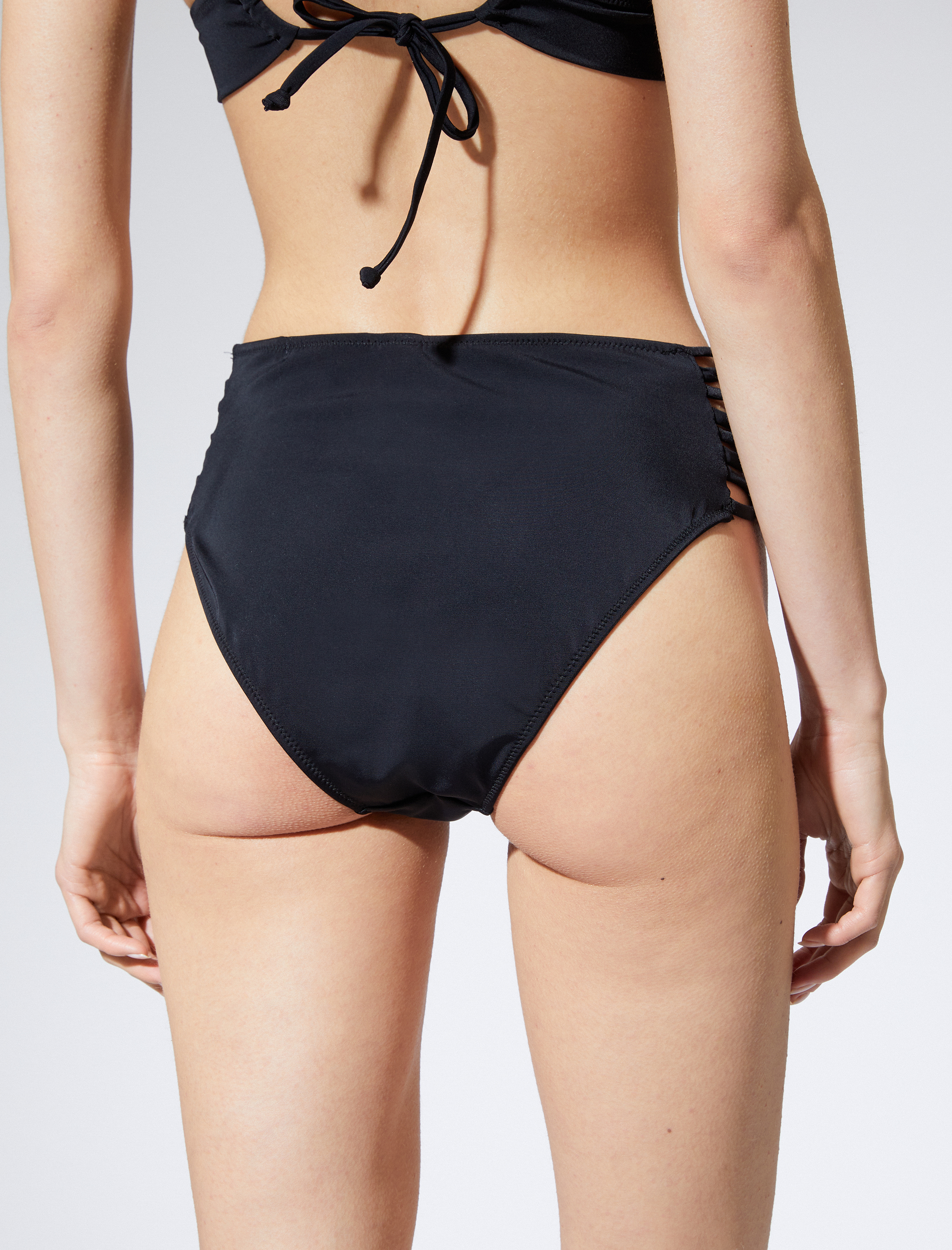   Yüksek Bel Bikini Altı Pencere Detaylı İpli