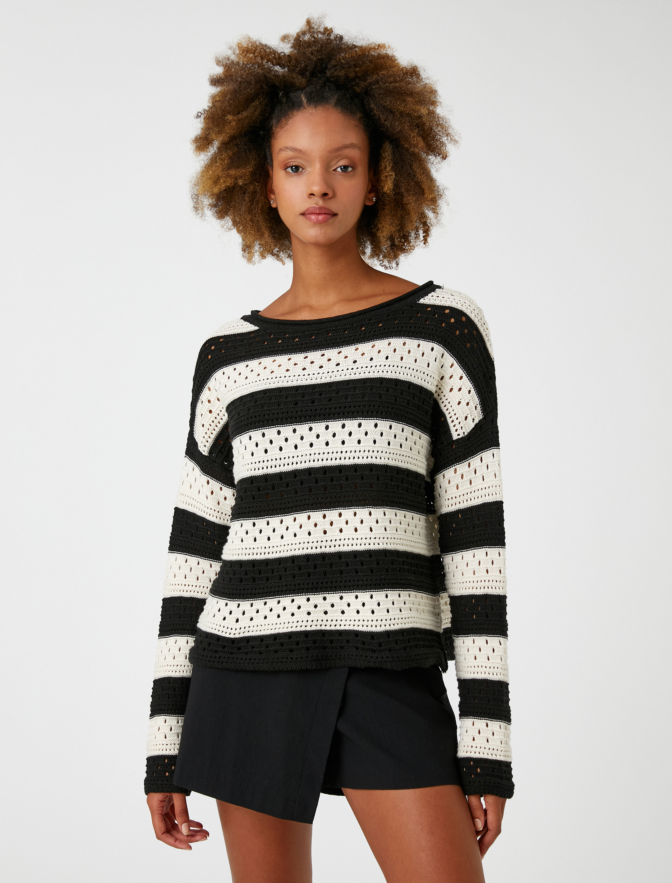   Ajurlu Kazak Uzun Kollu Yuvarlak Yaka