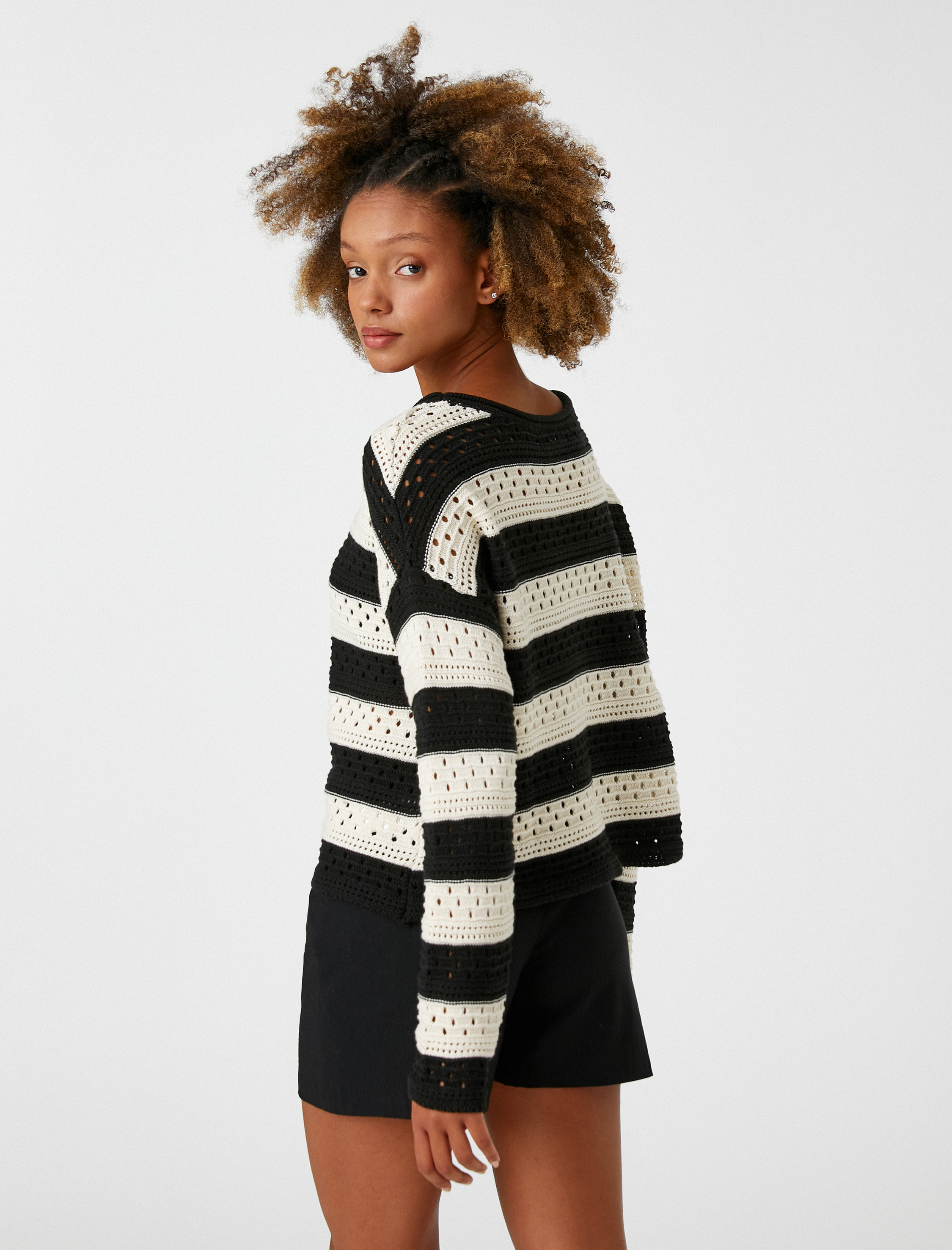   Ajurlu Kazak Uzun Kollu Yuvarlak Yaka