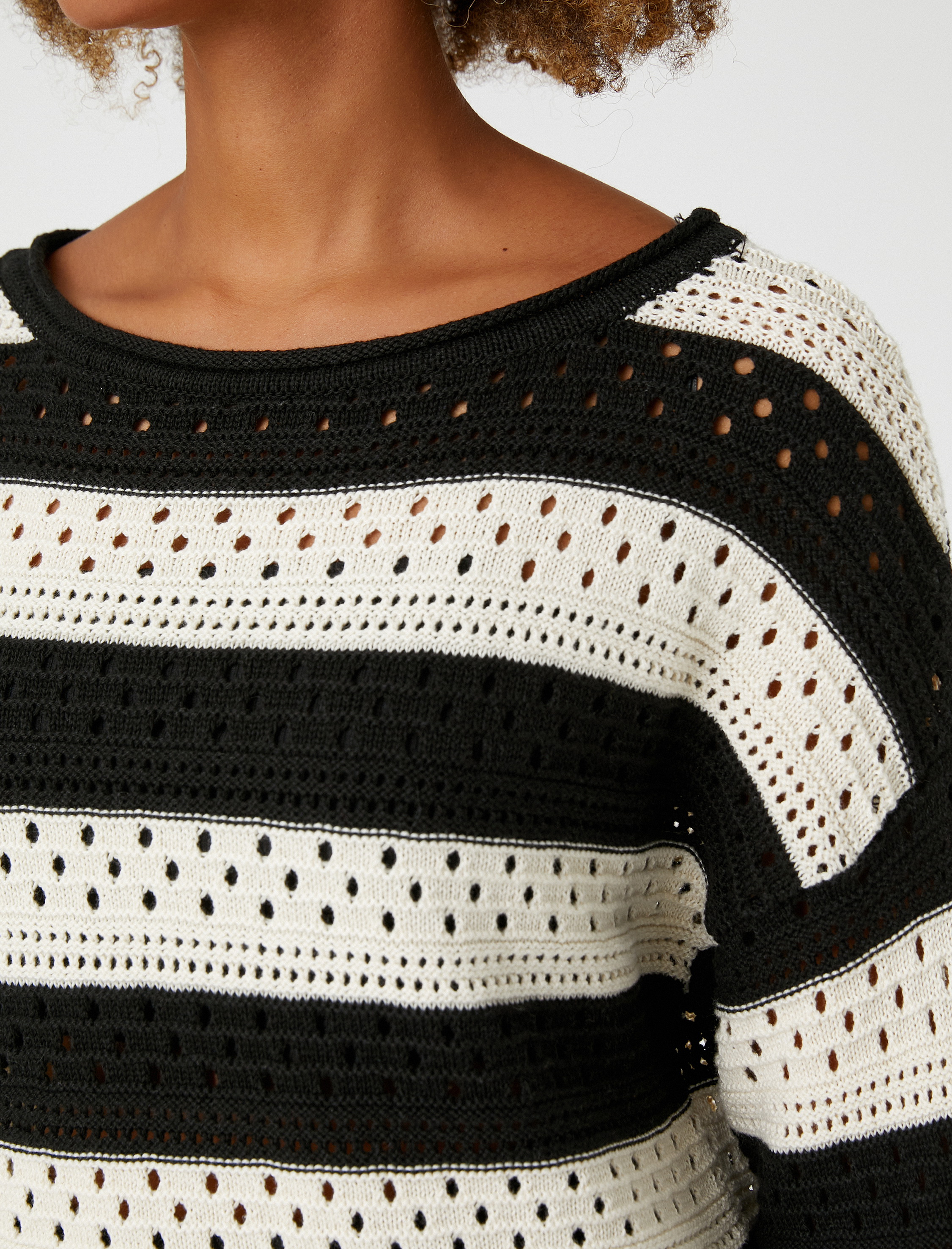   Ajurlu Kazak Uzun Kollu Yuvarlak Yaka