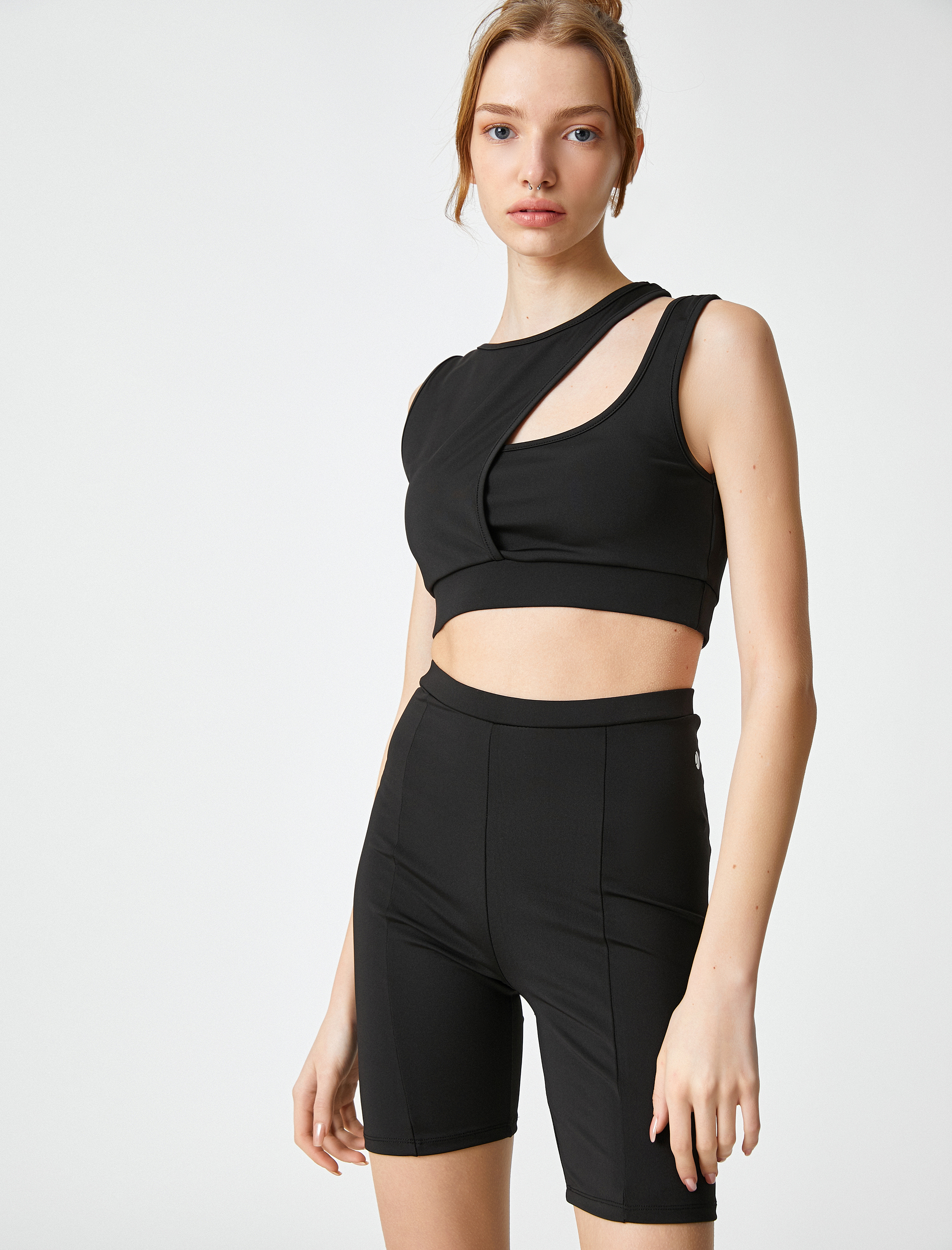   Sporcu Sütyeni Pencere Detaylı Balensiz