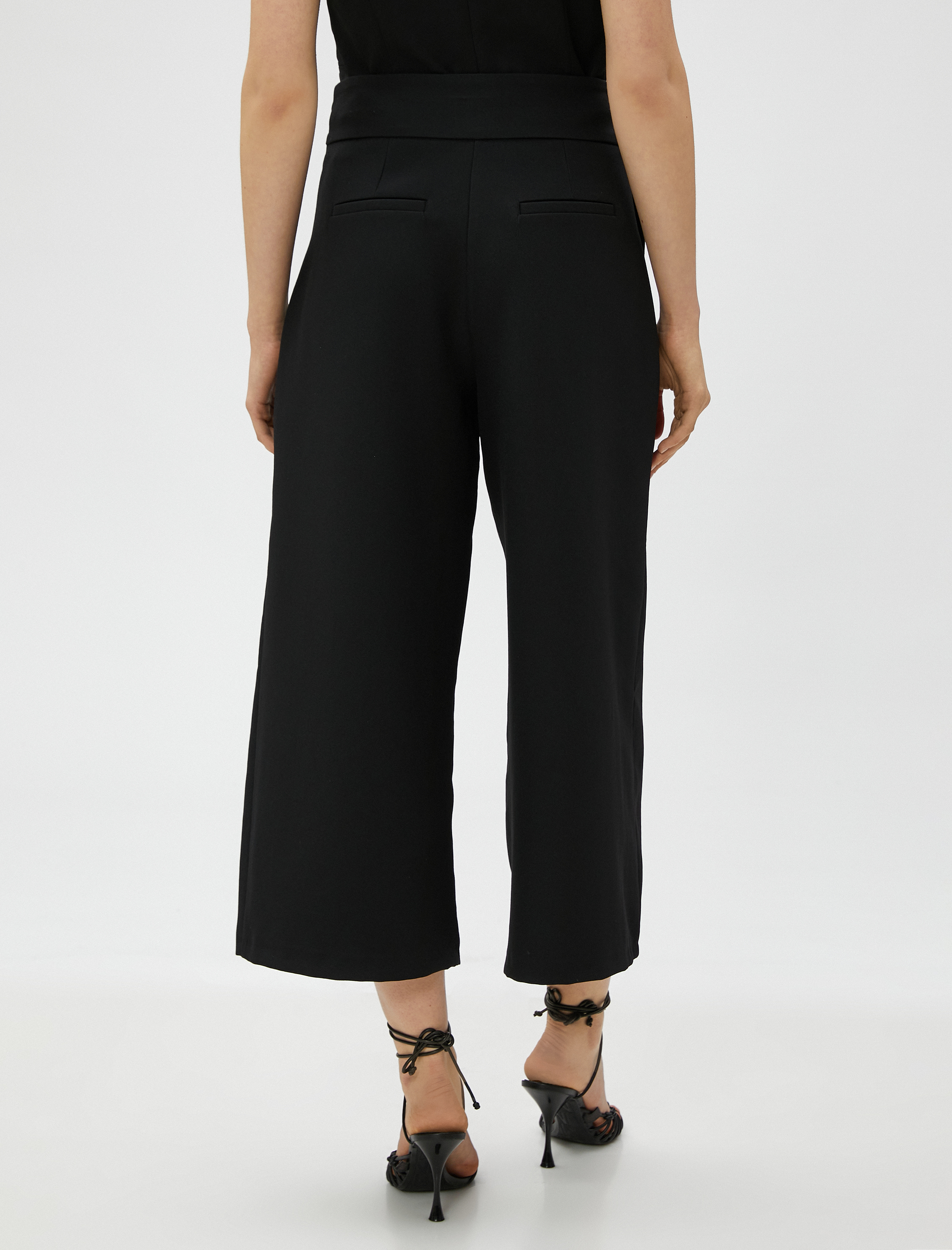   Crop Pantolon Bol Paça Kemer Detaylı