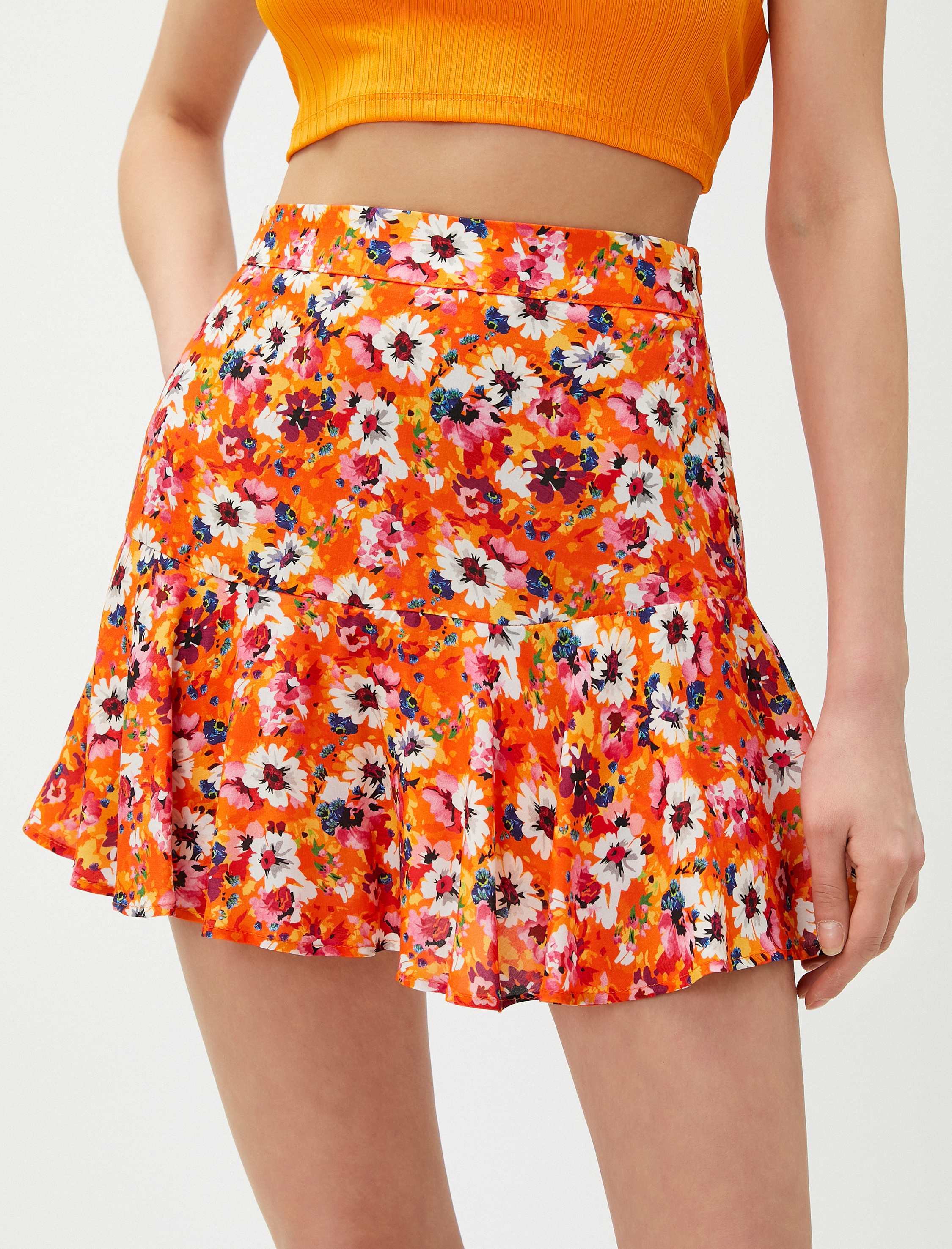   Çiçekli Mini Etek Volanlı