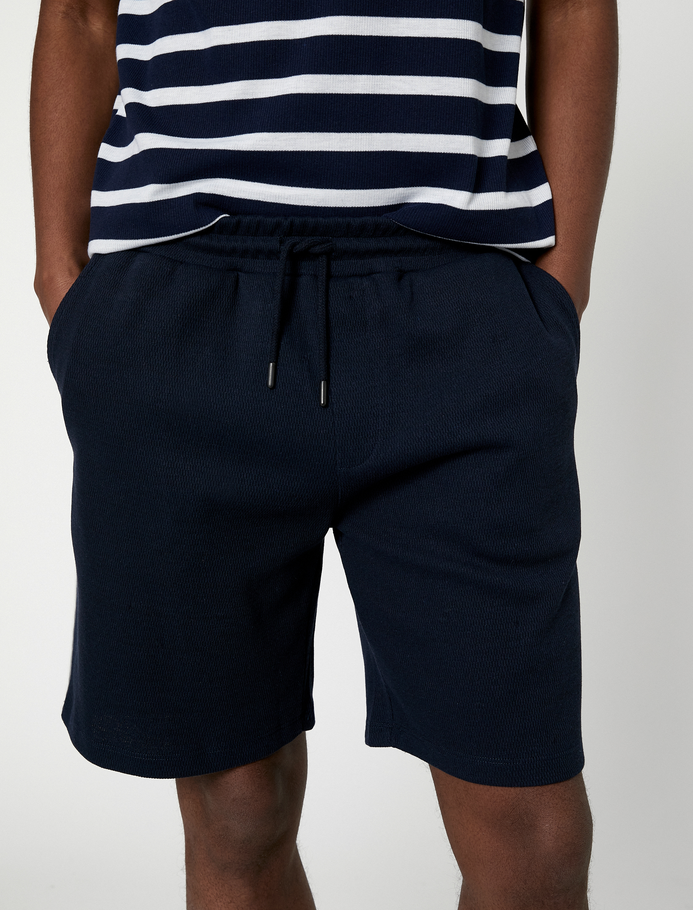   Bermuda Şort Cep Detaylı Beli Bağcıklı