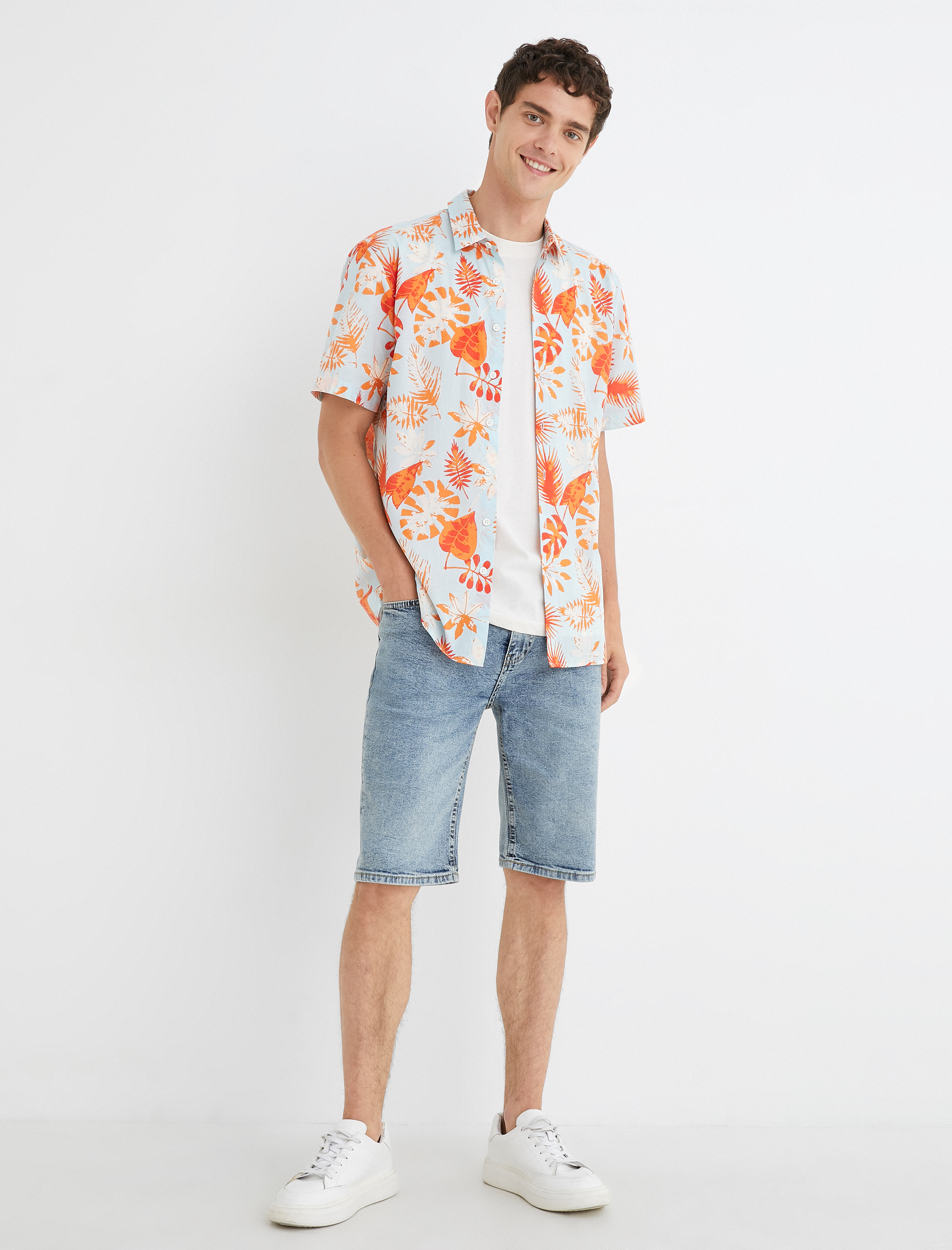   Bermuda Kot Şort Katlı Paça Detaylı Cepli Düğmeli