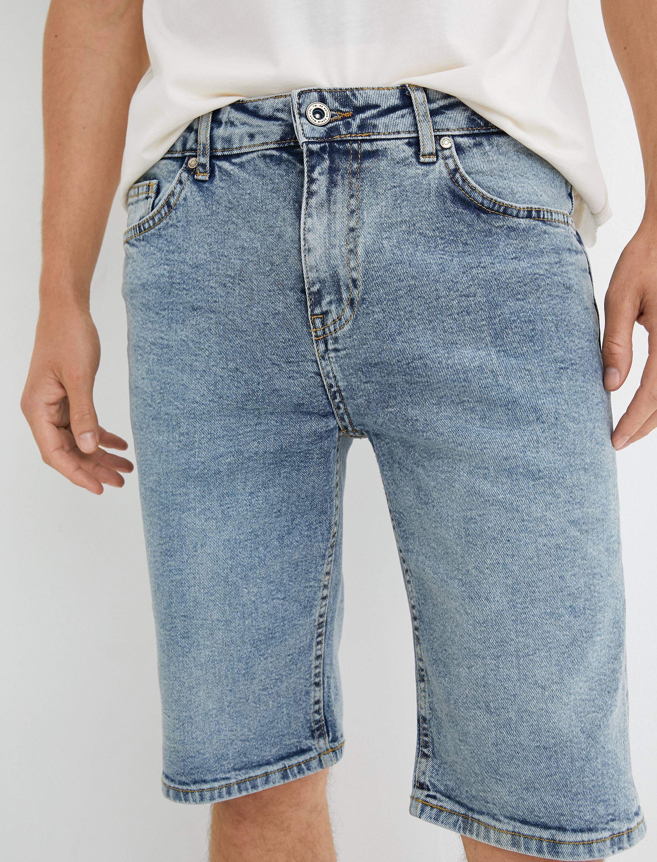   Bermuda Kot Şort Katlı Paça Detaylı Cepli Düğmeli