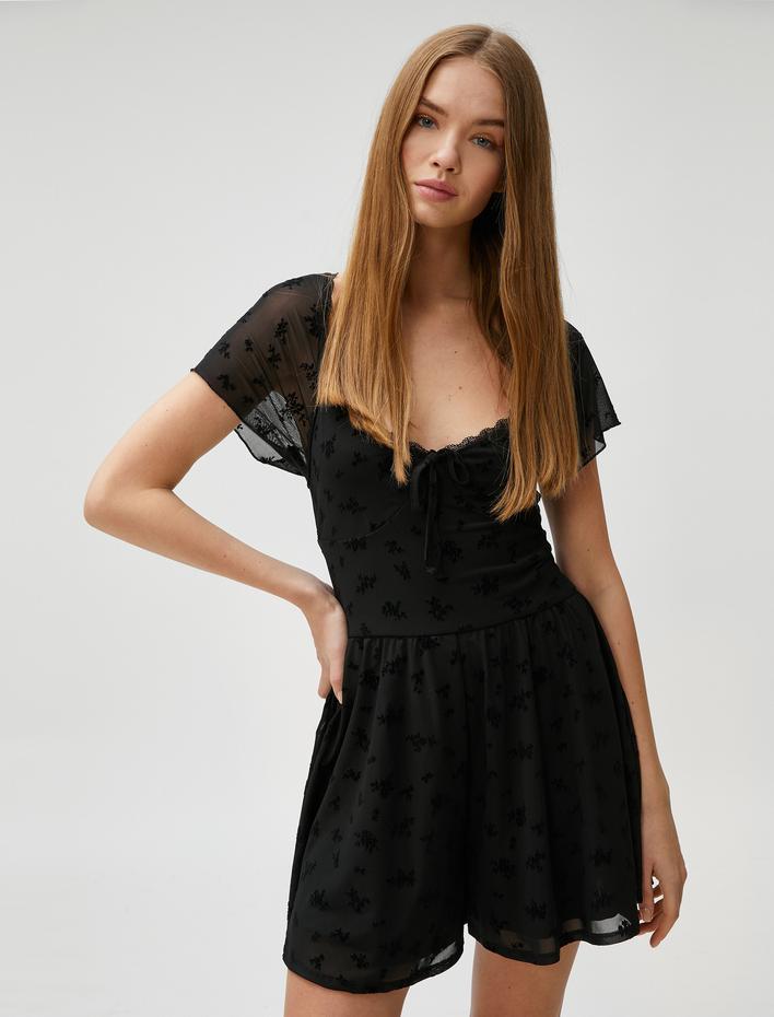  Şifon Mini Tulum Dantelli Çiçekli Kısa Kollu