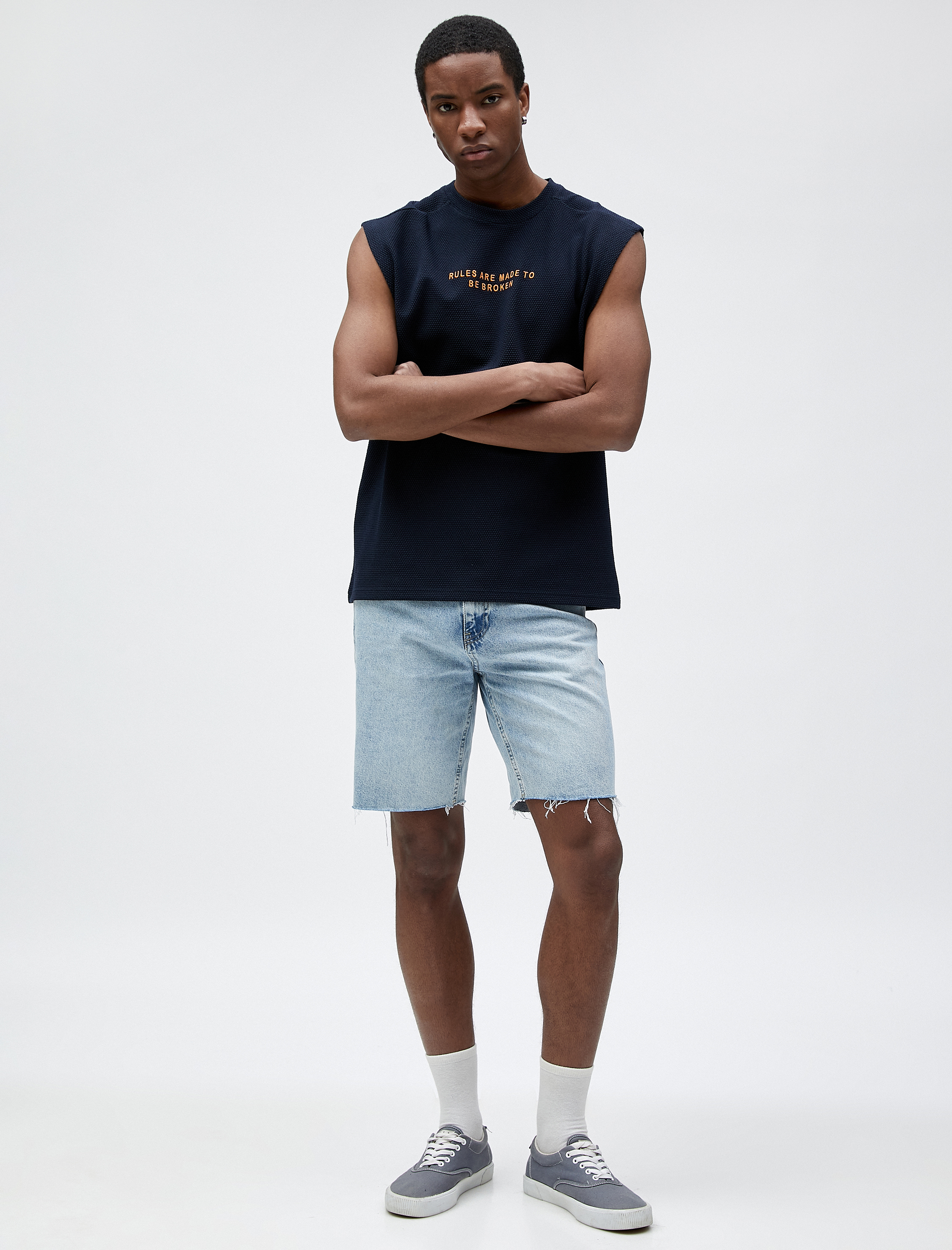   Kolsuz Tişört Slogan İşlemeli Dokulu Bisiklet Yaka