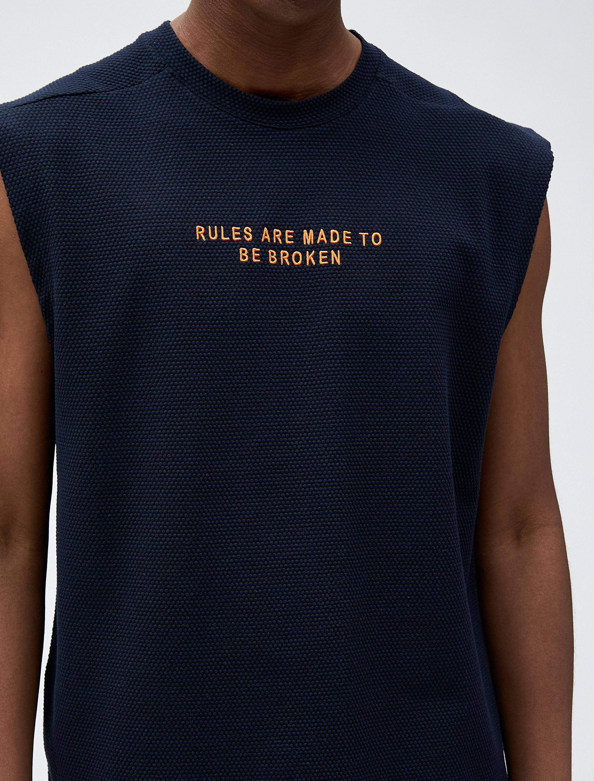   Kolsuz Tişört Slogan İşlemeli Dokulu Bisiklet Yaka