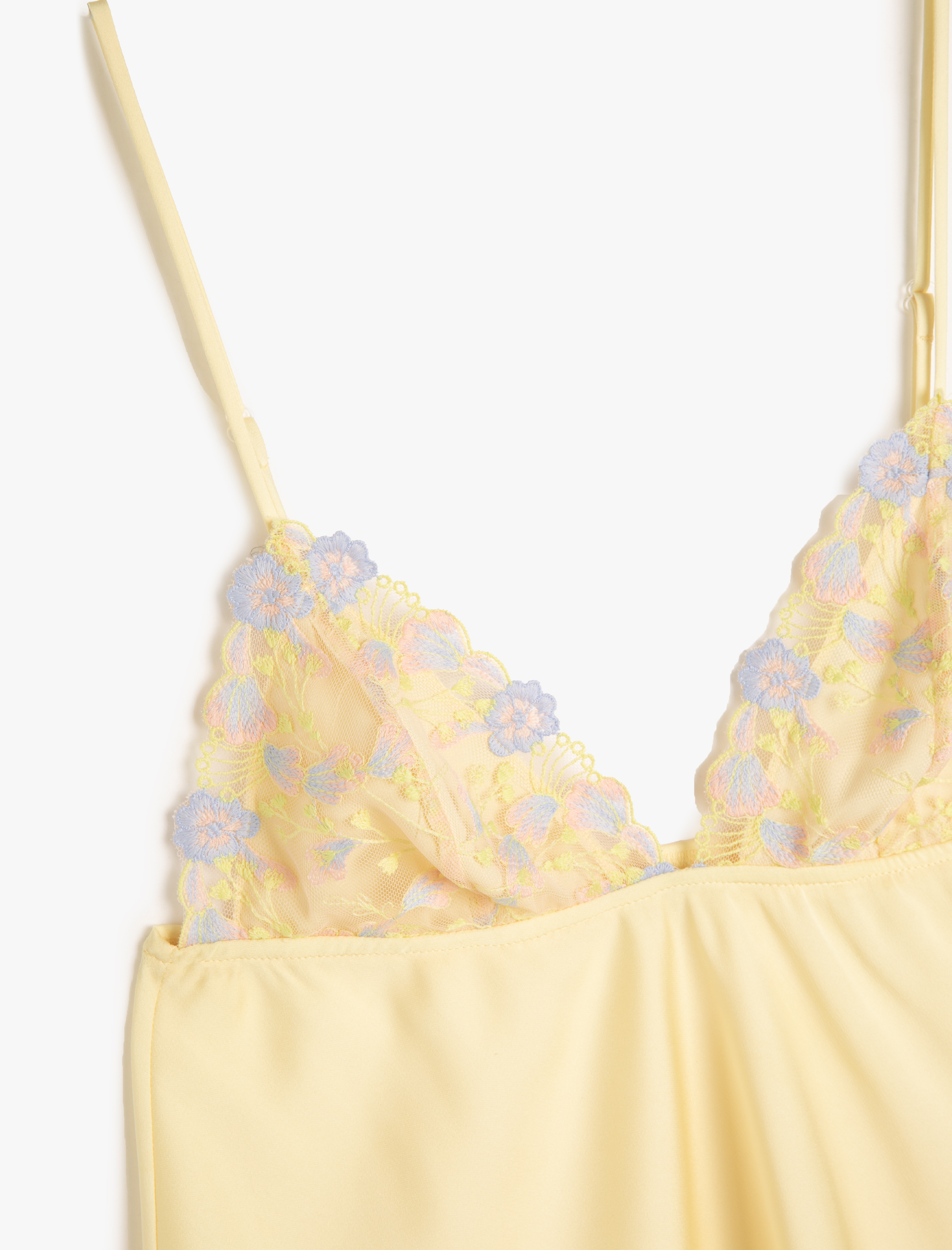   Pijama Üstü Çiçek Nakışlı İnce Askılı