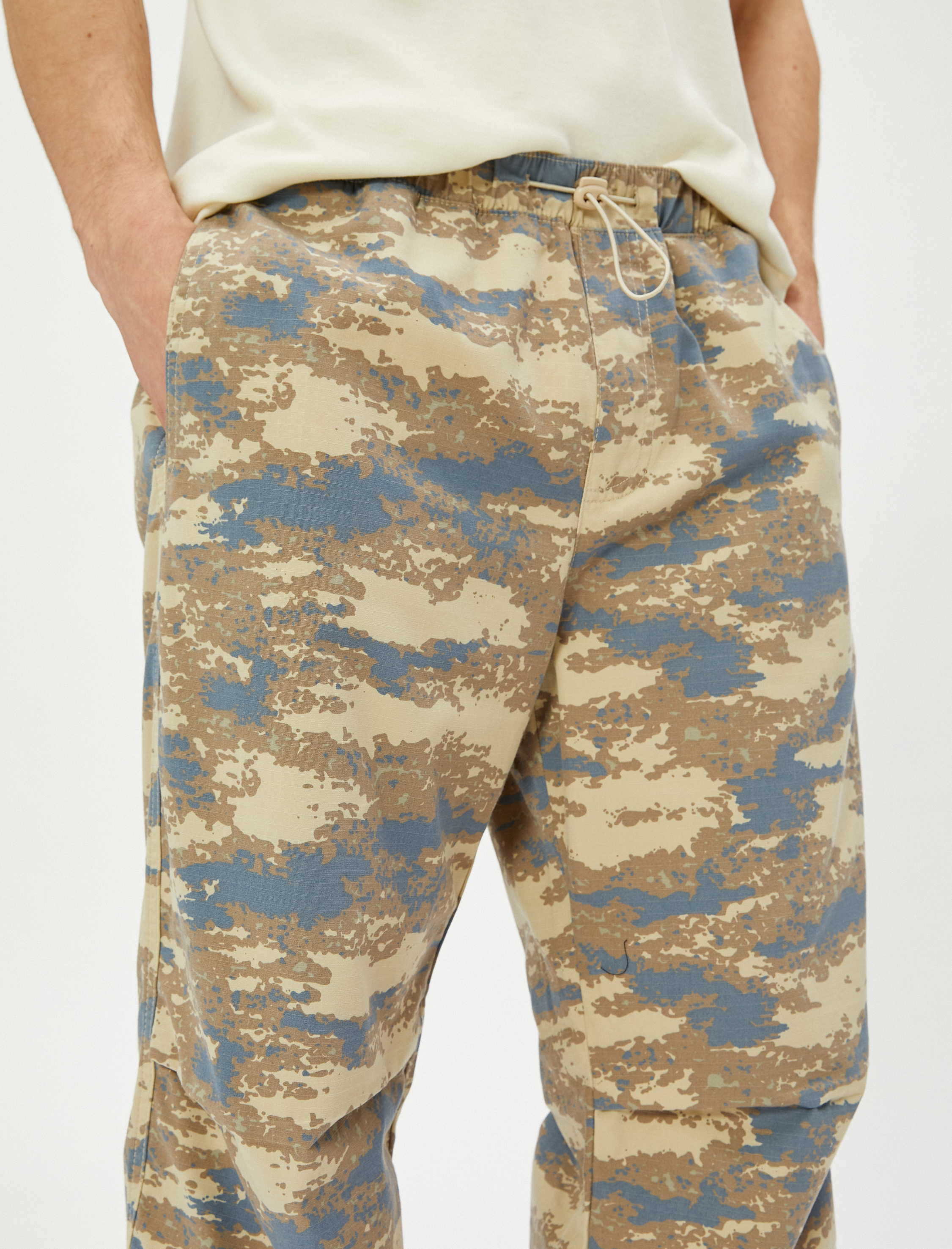   Paraşüt Pantolon Bol Kesim Kamuflaj Detaylı Beli Lastikli Cepli