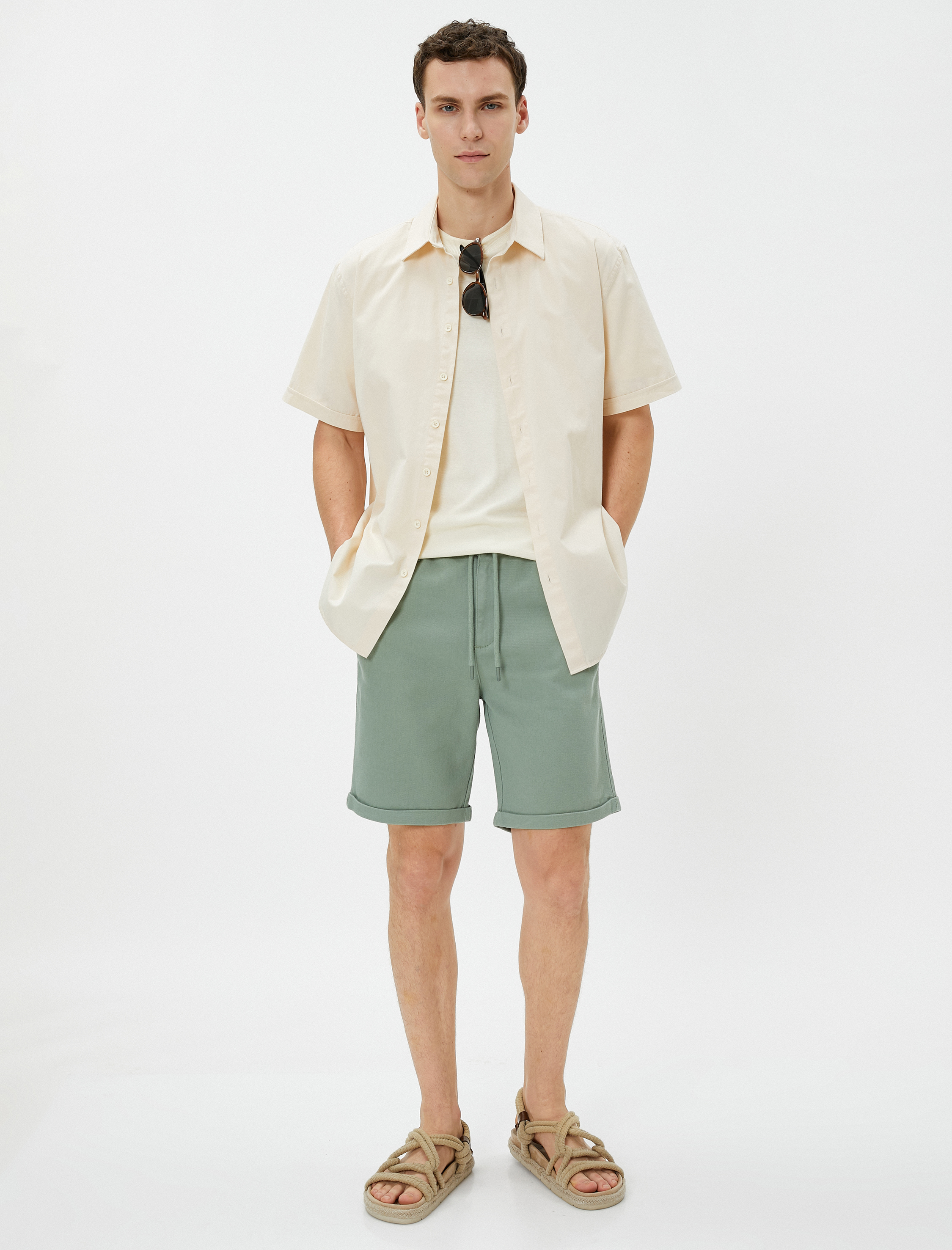   Basic Dokuma Şort Katlı Paça Beli Bağcıklı Cepli