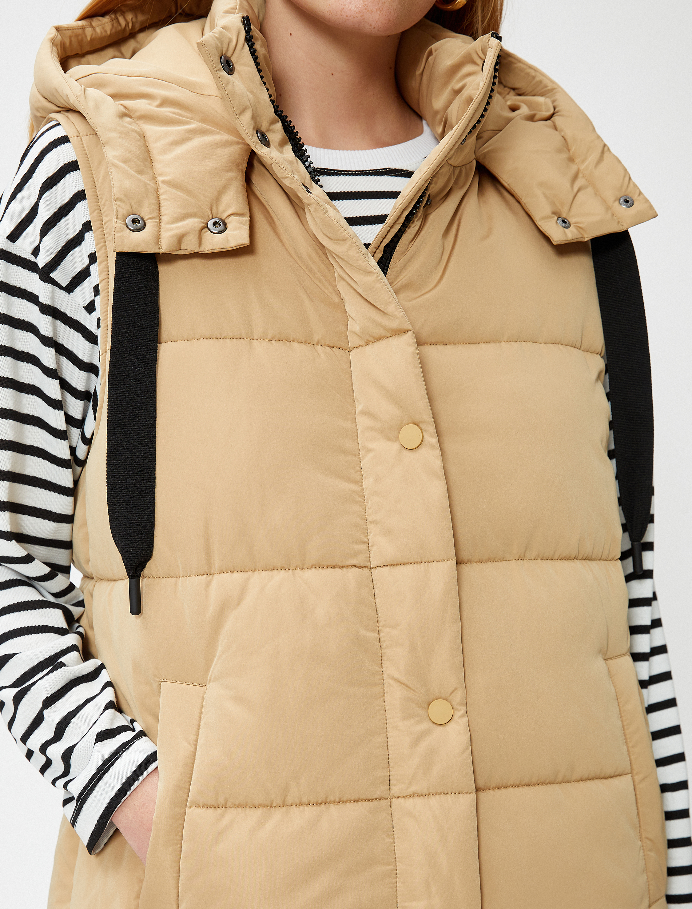   Uzun Şişme Yelek Kapüşonlu Cepli