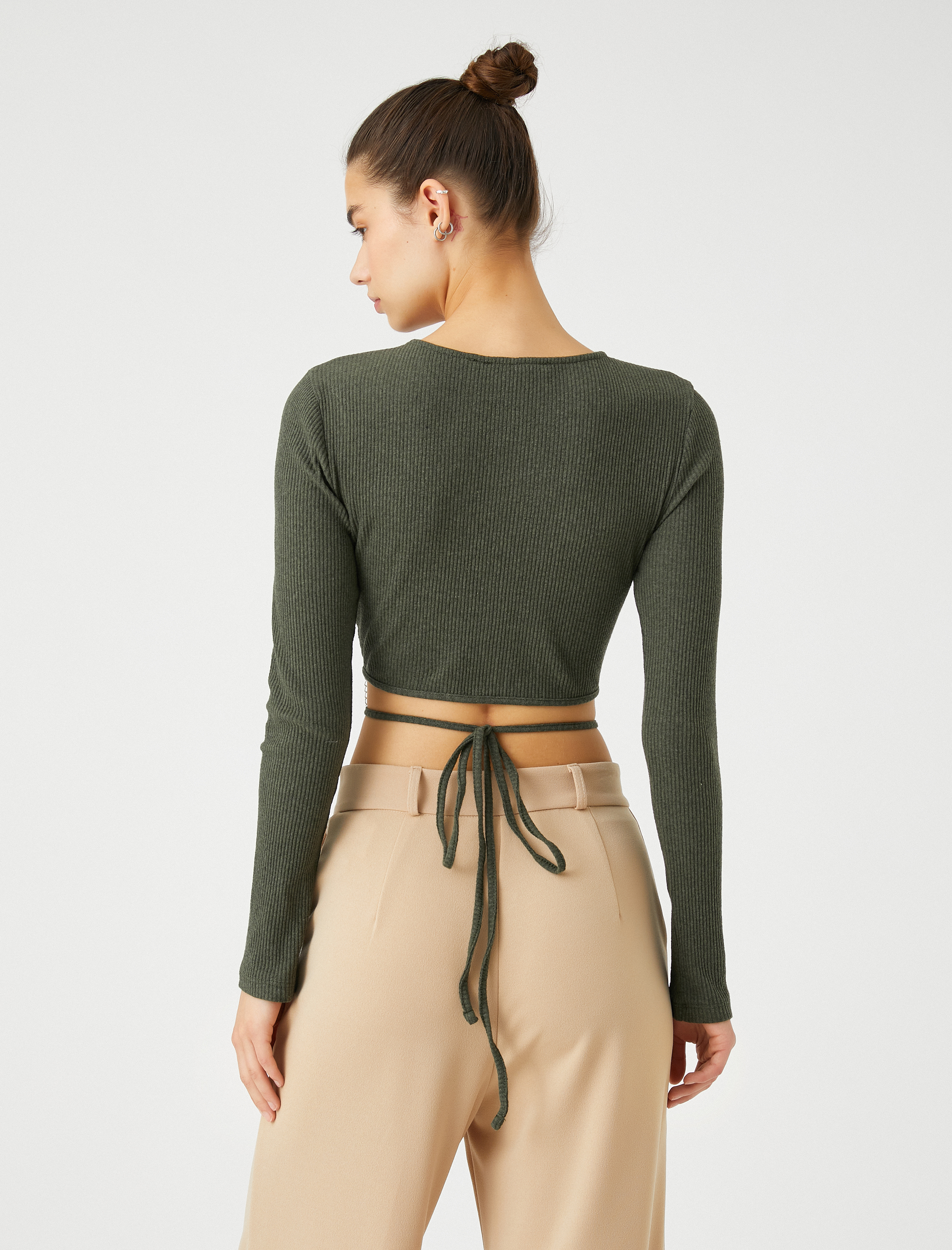   Crop Tişört Uzun Kollu Zincir Kelebek Detaylı Bisiklet Yaka