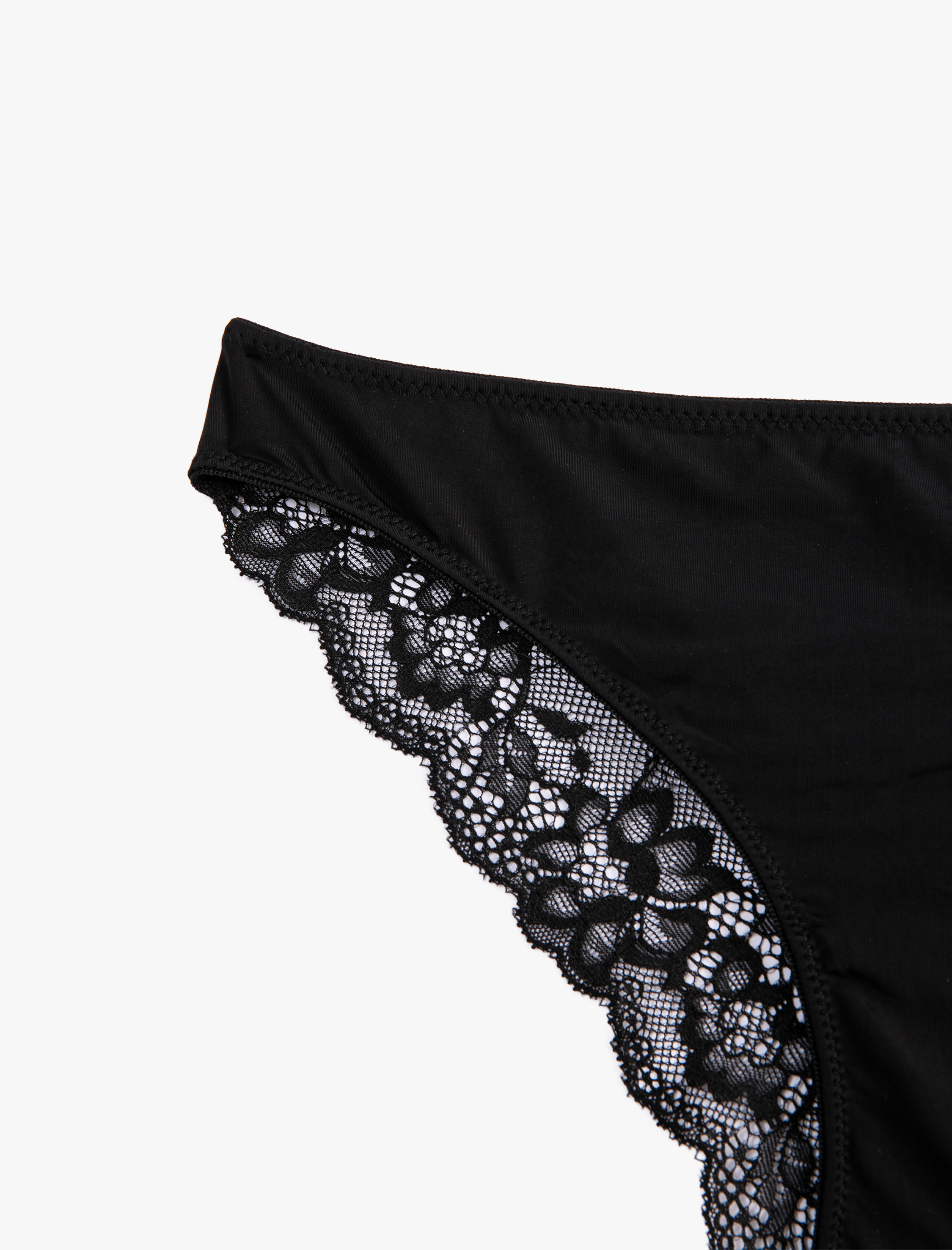   Brazilian Külot Arkası Dantel Detaylı