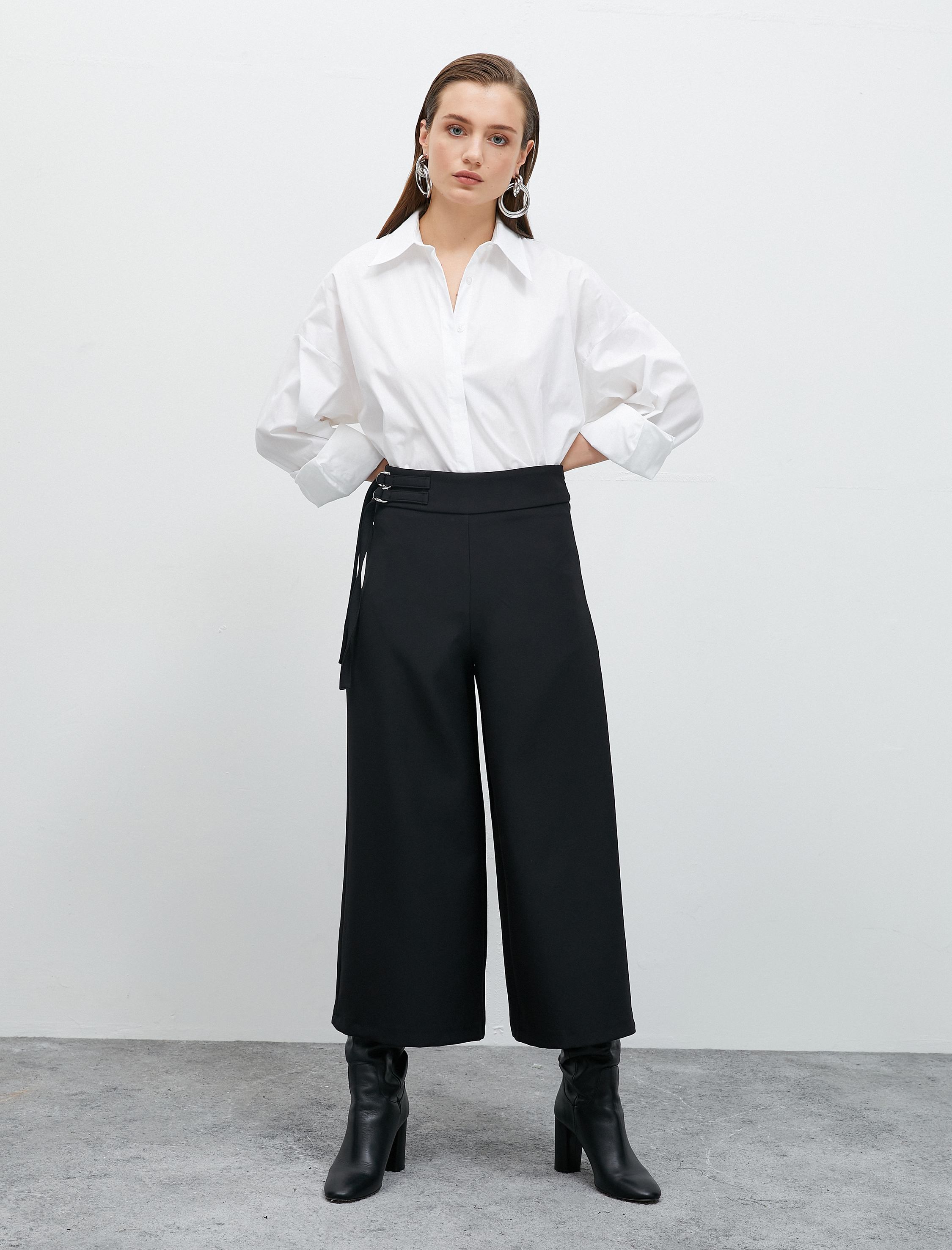   Culotte Kumaş Pantolon Metal Aksesuar Detaylı