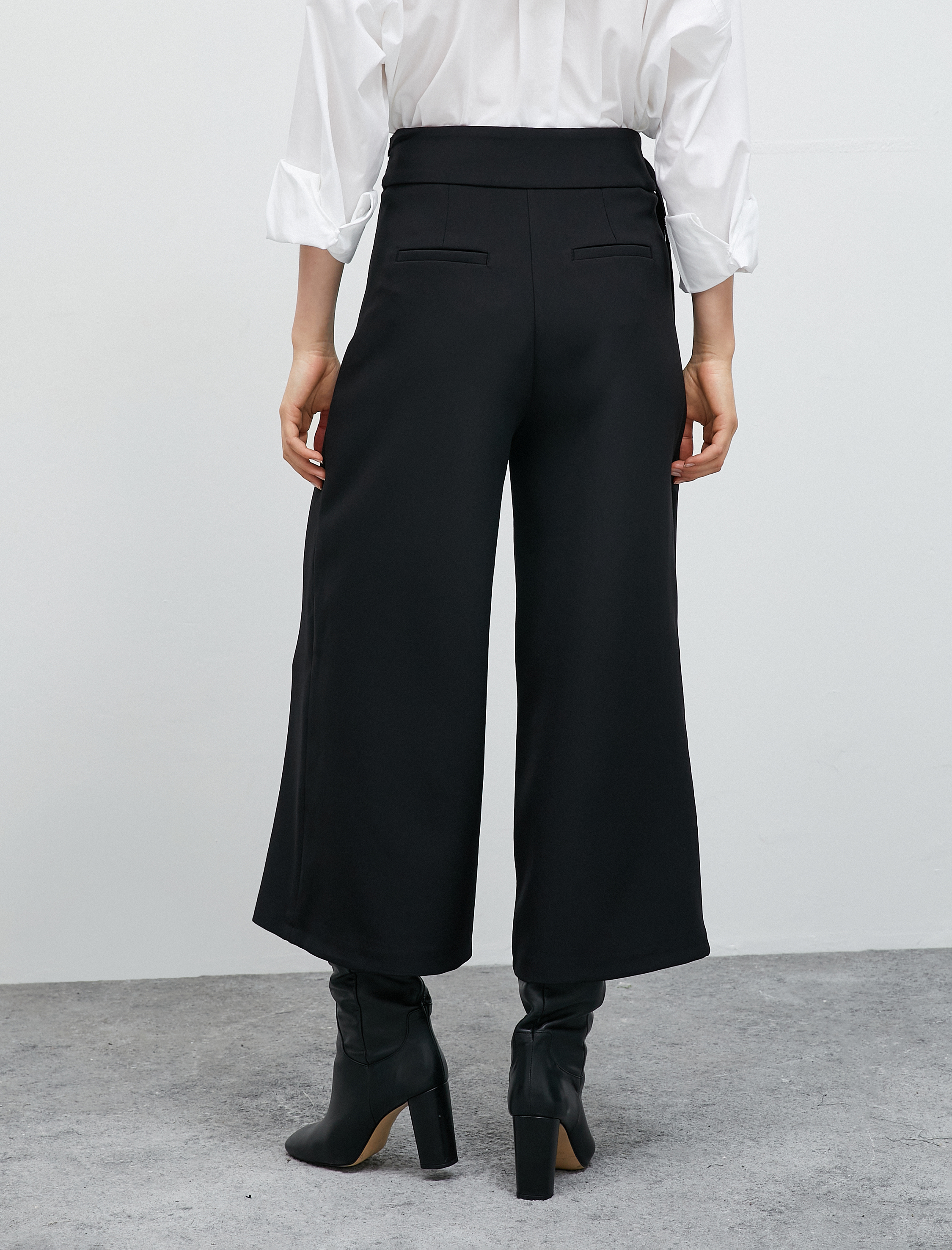   Culotte Kumaş Pantolon Metal Aksesuar Detaylı