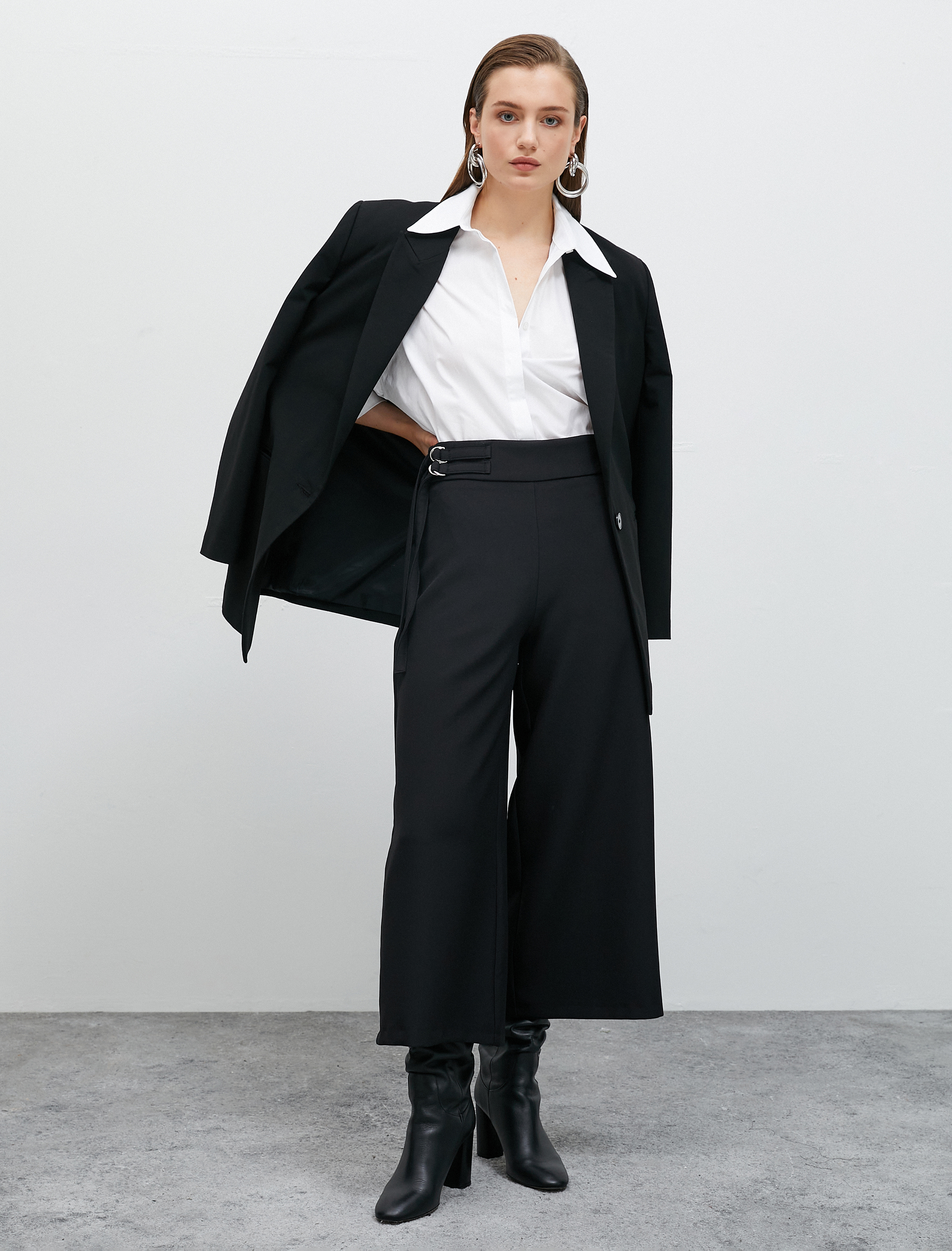   Culotte Kumaş Pantolon Metal Aksesuar Detaylı