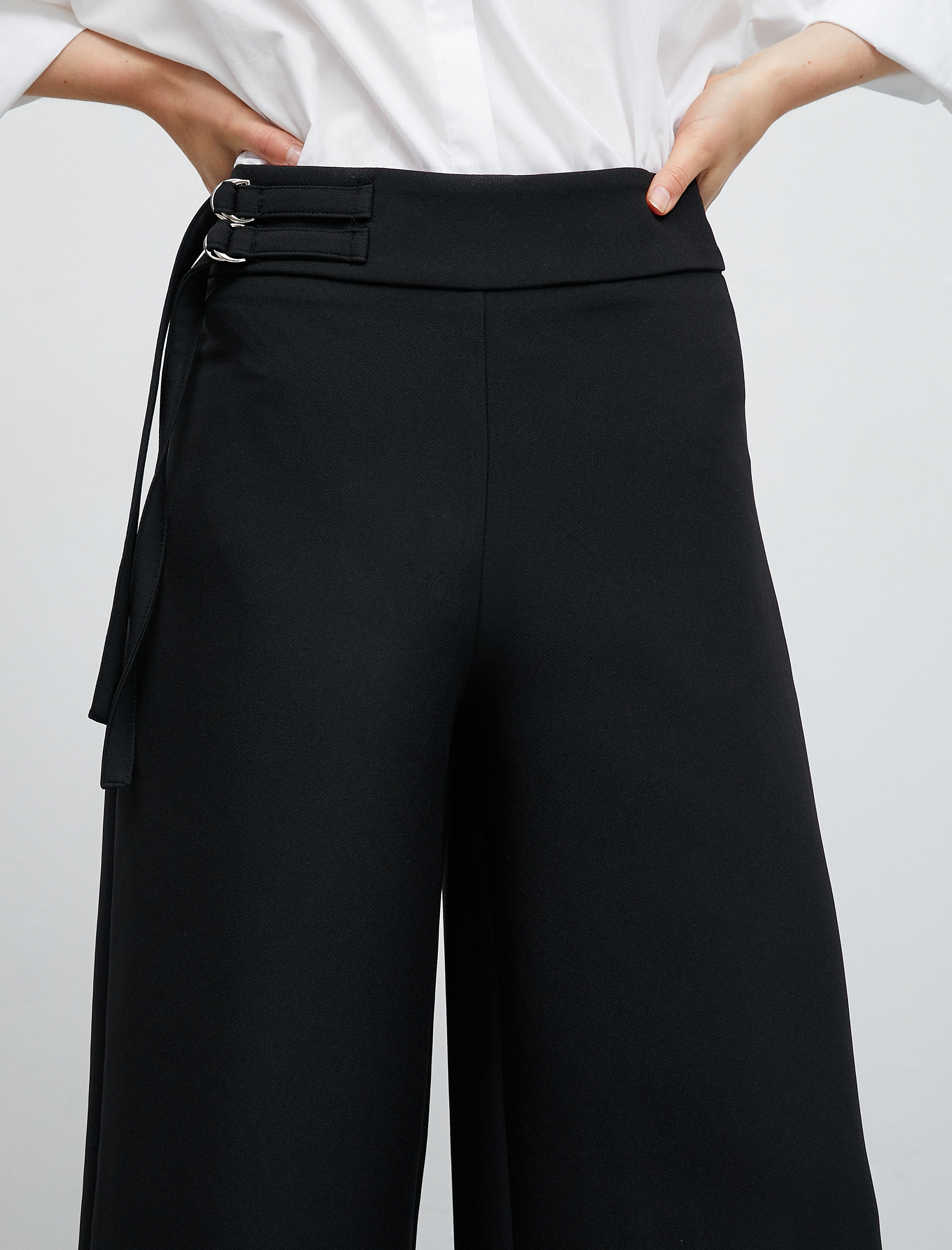   Culotte Kumaş Pantolon Metal Aksesuar Detaylı