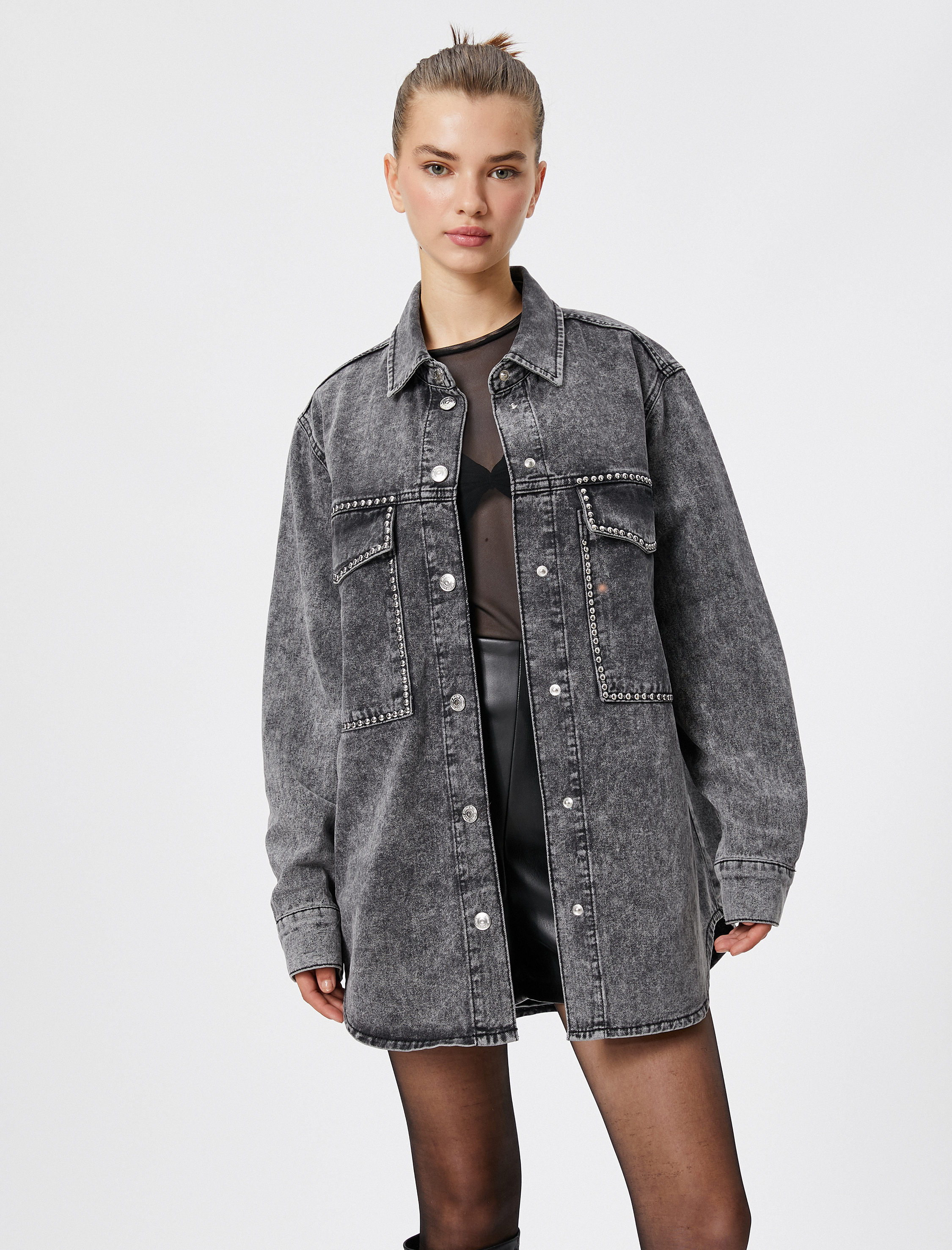   Uzun Kot Ceket Zımba İşlemeli Büyük Kapaklı Cepli