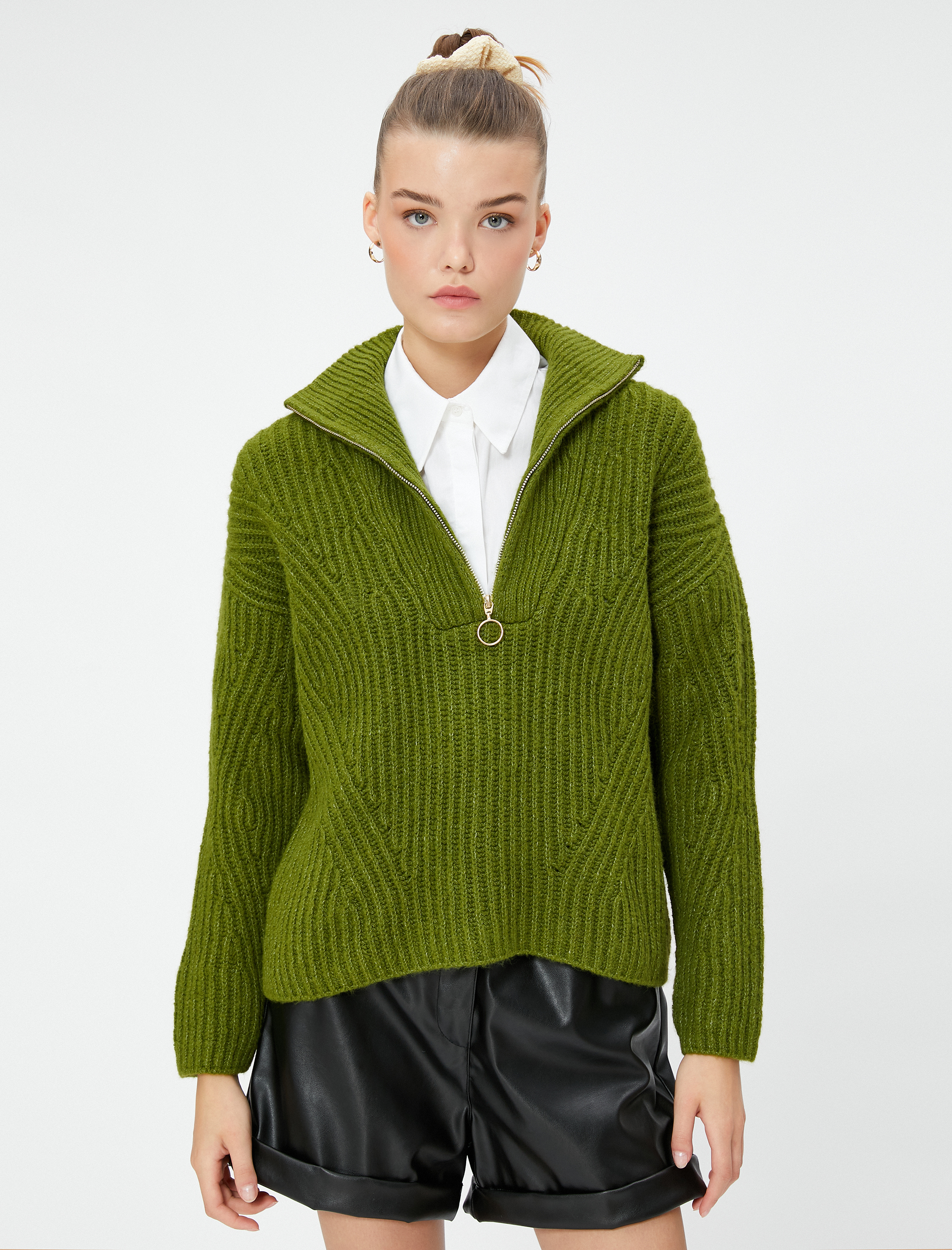   Yarım Fermuarlı Triko Kazak Dik Yaka Lastik Örgü Detaylı Yumuşak Dokulu