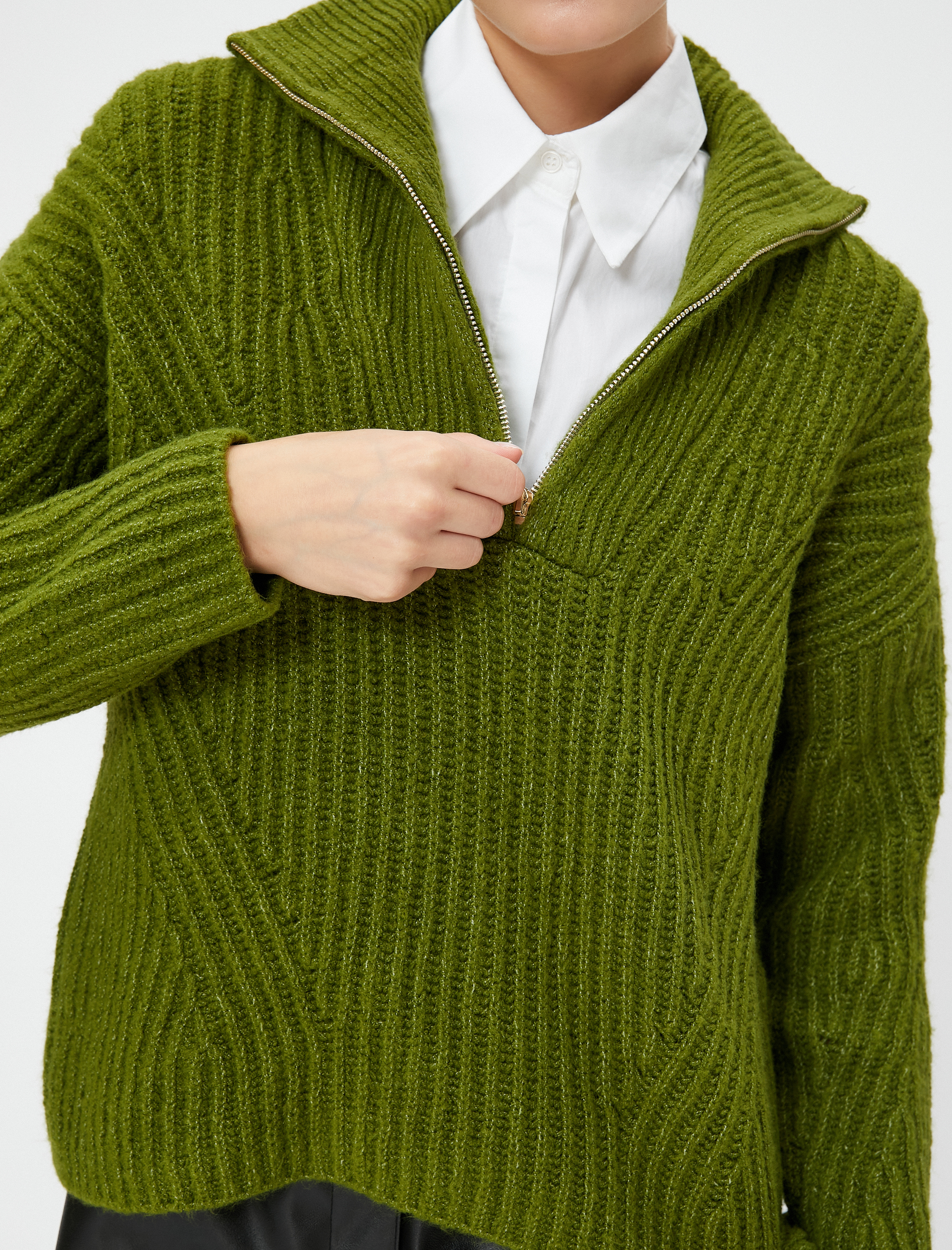   Yarım Fermuarlı Triko Kazak Dik Yaka Lastik Örgü Detaylı Yumuşak Dokulu