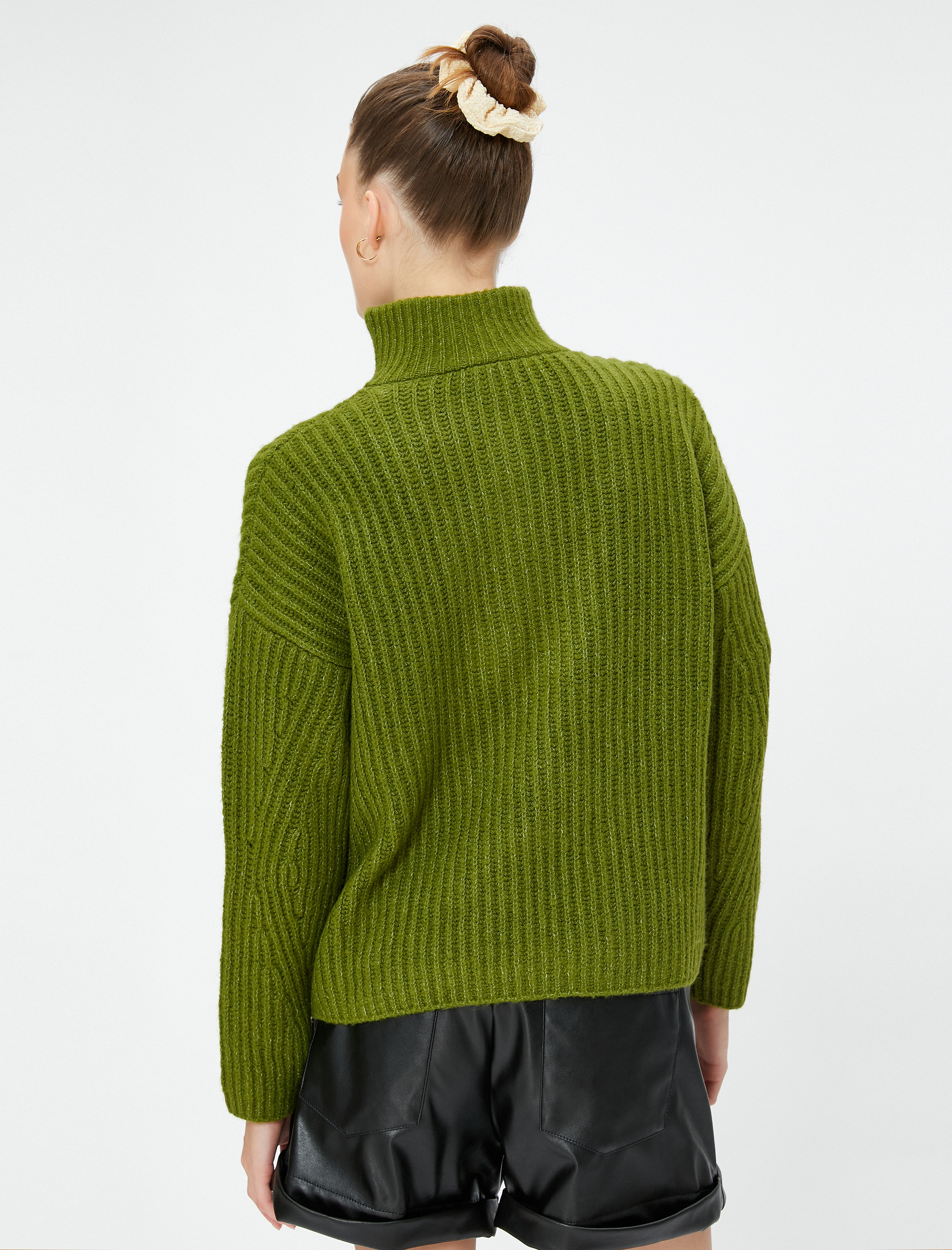   Yarım Fermuarlı Triko Kazak Dik Yaka Lastik Örgü Detaylı Yumuşak Dokulu