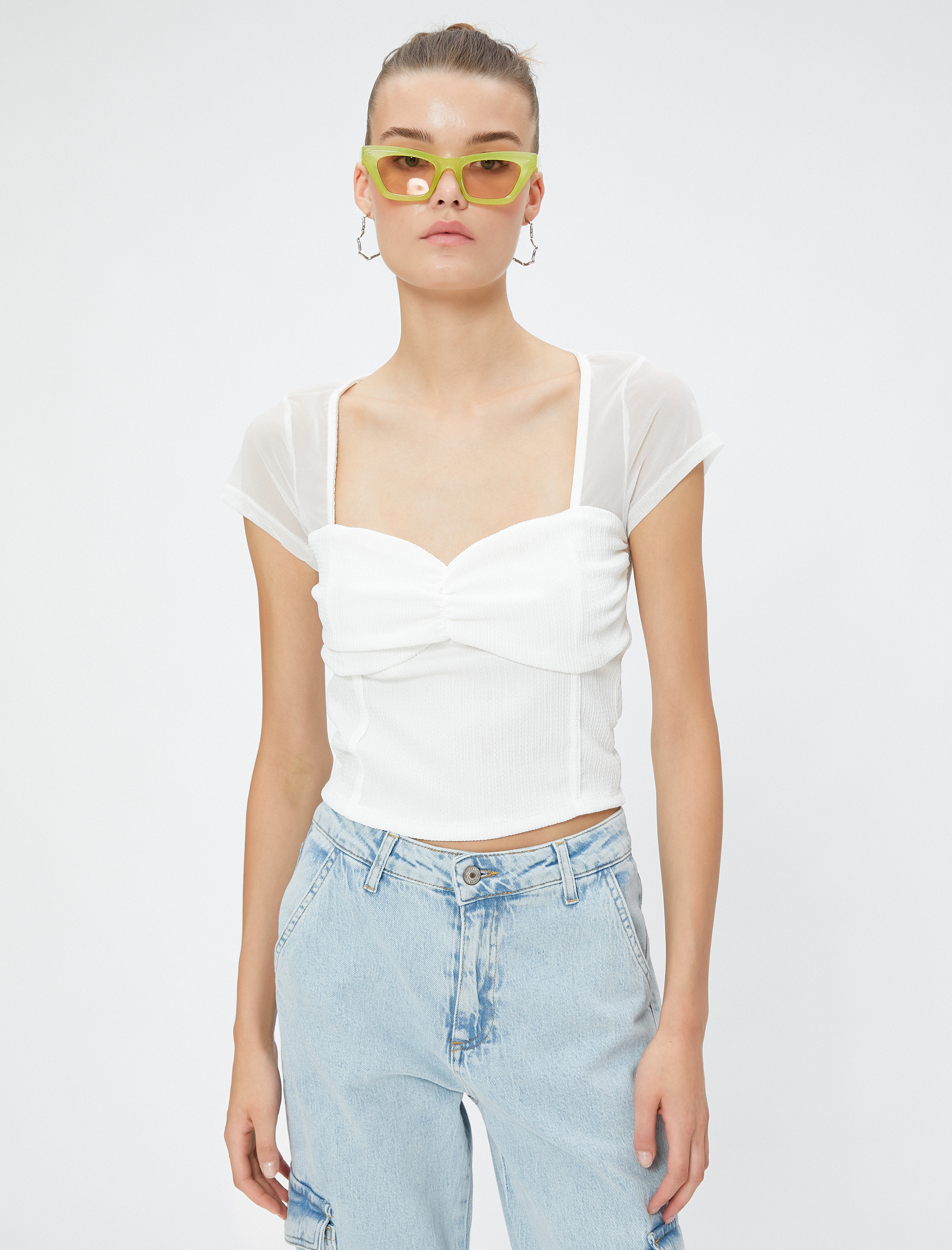   Crop Tişört Transparan Detaylı Kalp Yaka Bürümcük