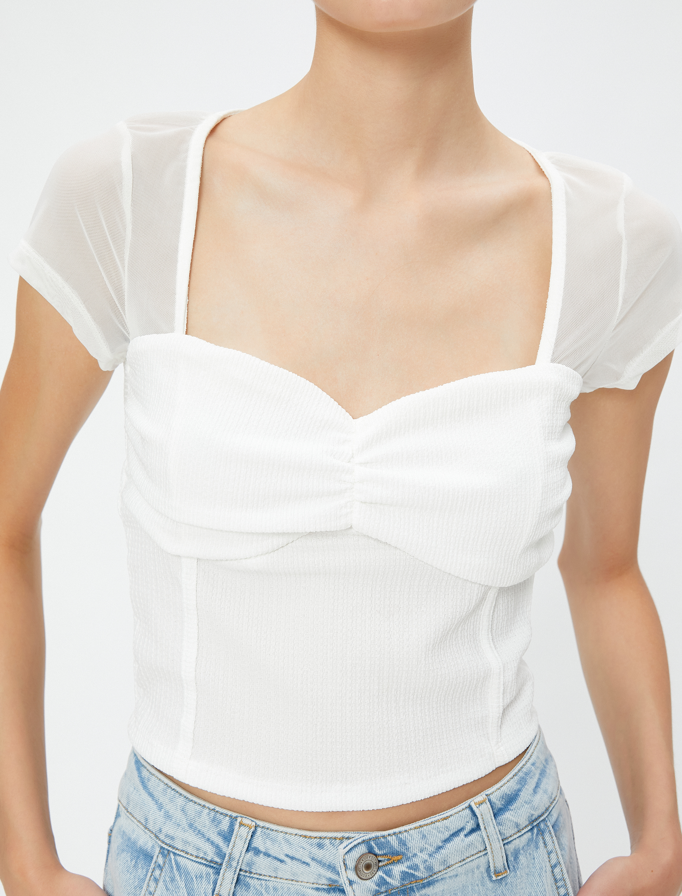   Crop Tişört Transparan Detaylı Kalp Yaka Bürümcük