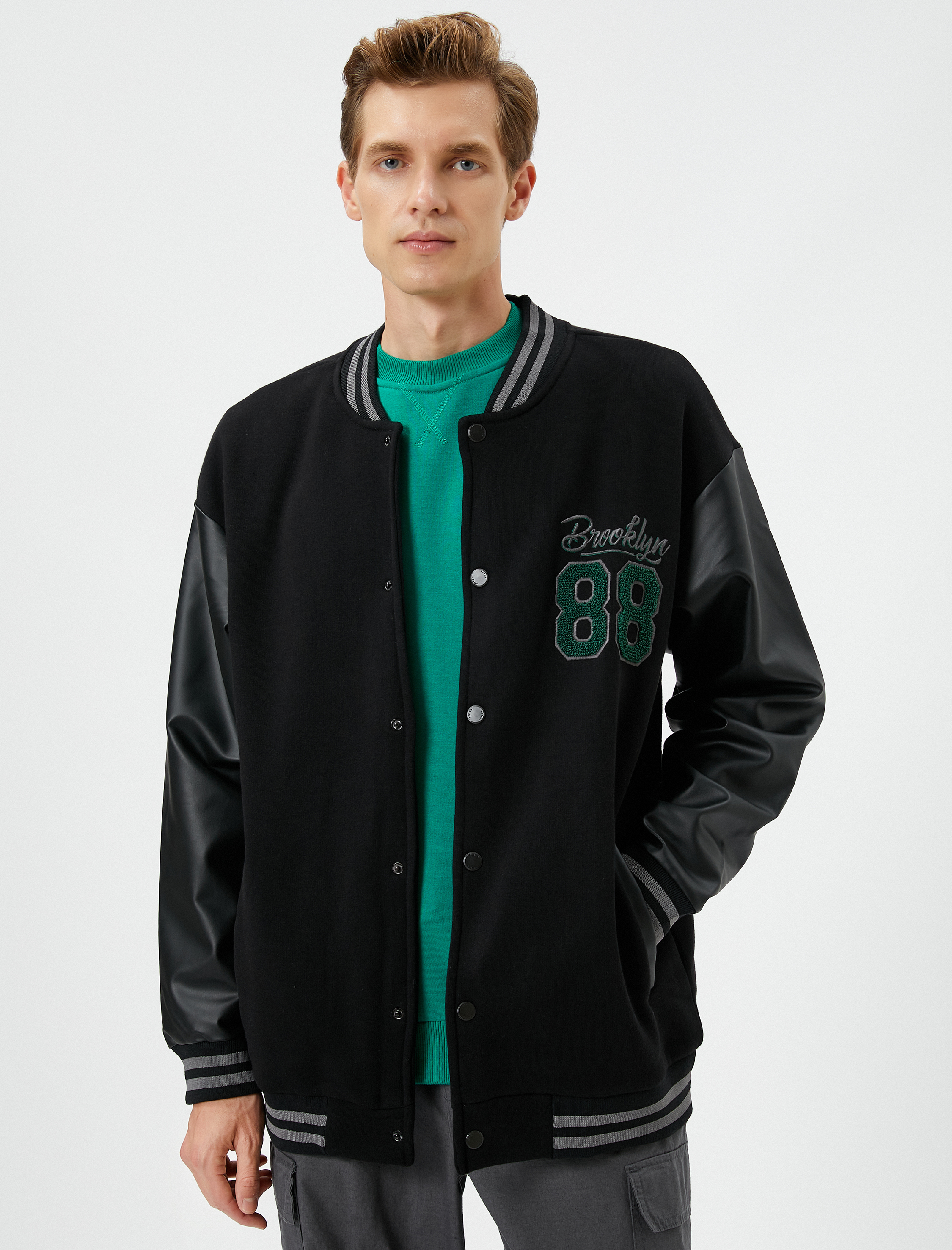   Kolej Ceketi Bomber Yaka Deri Görünümlü İşlemeli Cepli Çıtçıt Düğmeli