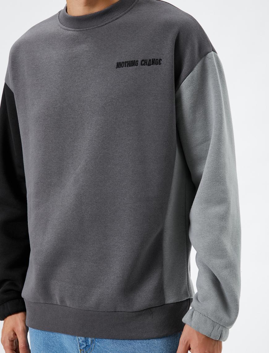   Bisiklet Yaka Sweatshirt Renk Bloklu Slogan İşlemeli Ribanalı Şardonlu