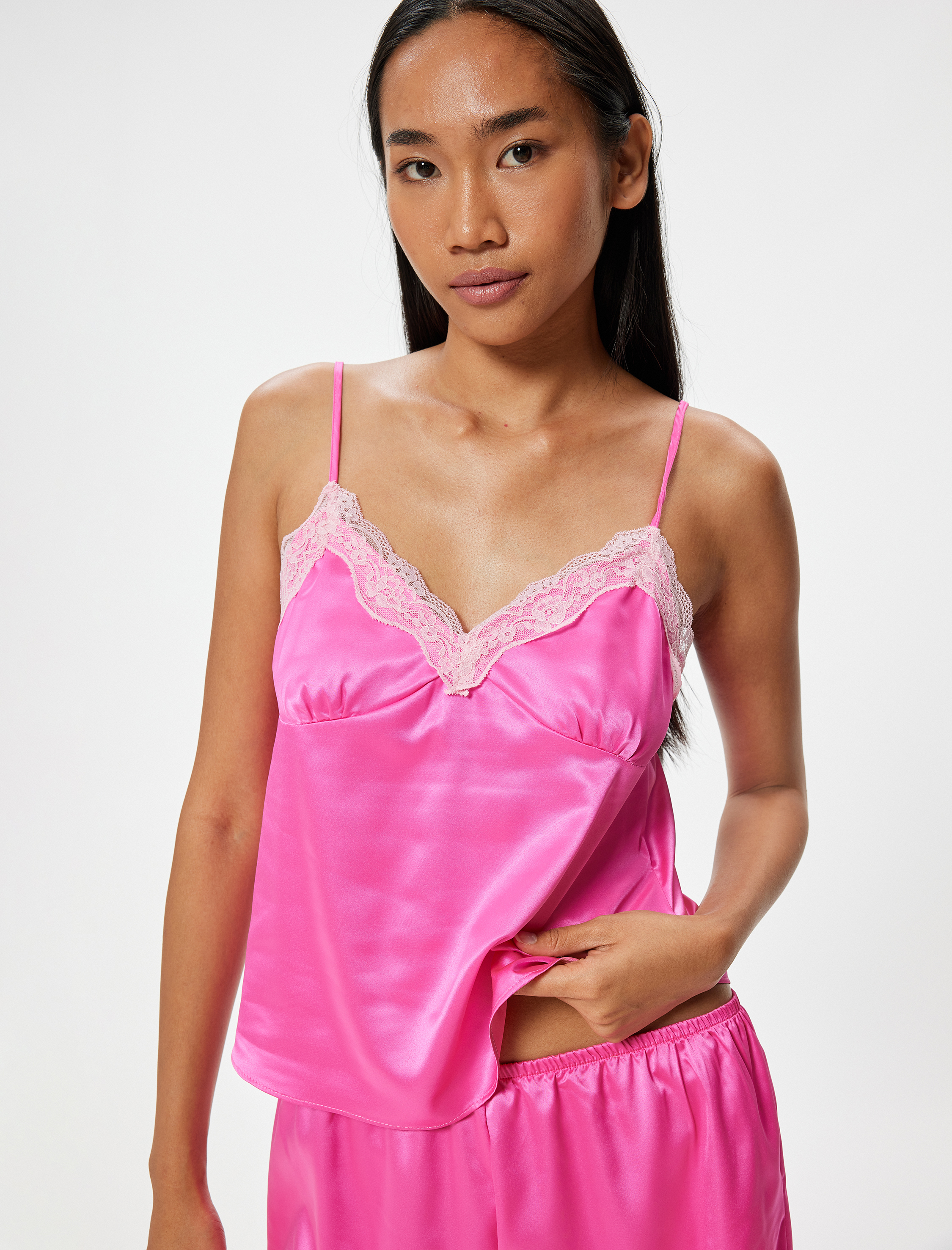 Koton Kadın Saten Pijama Üstü İnce Askılı Dantelli -1