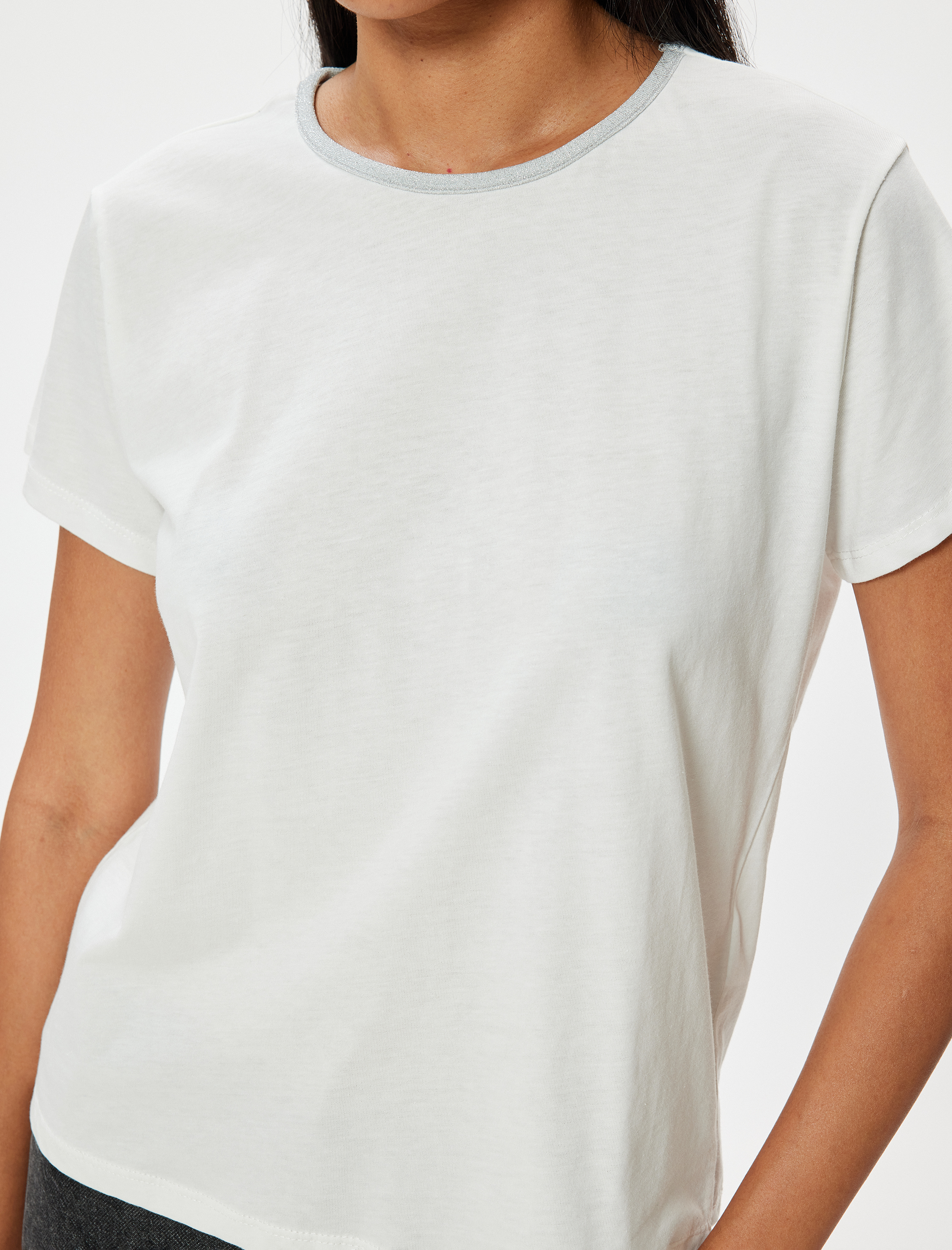   Kısa Kollu Pamuklu Parıltılı Bisiklet Yaka Tişört