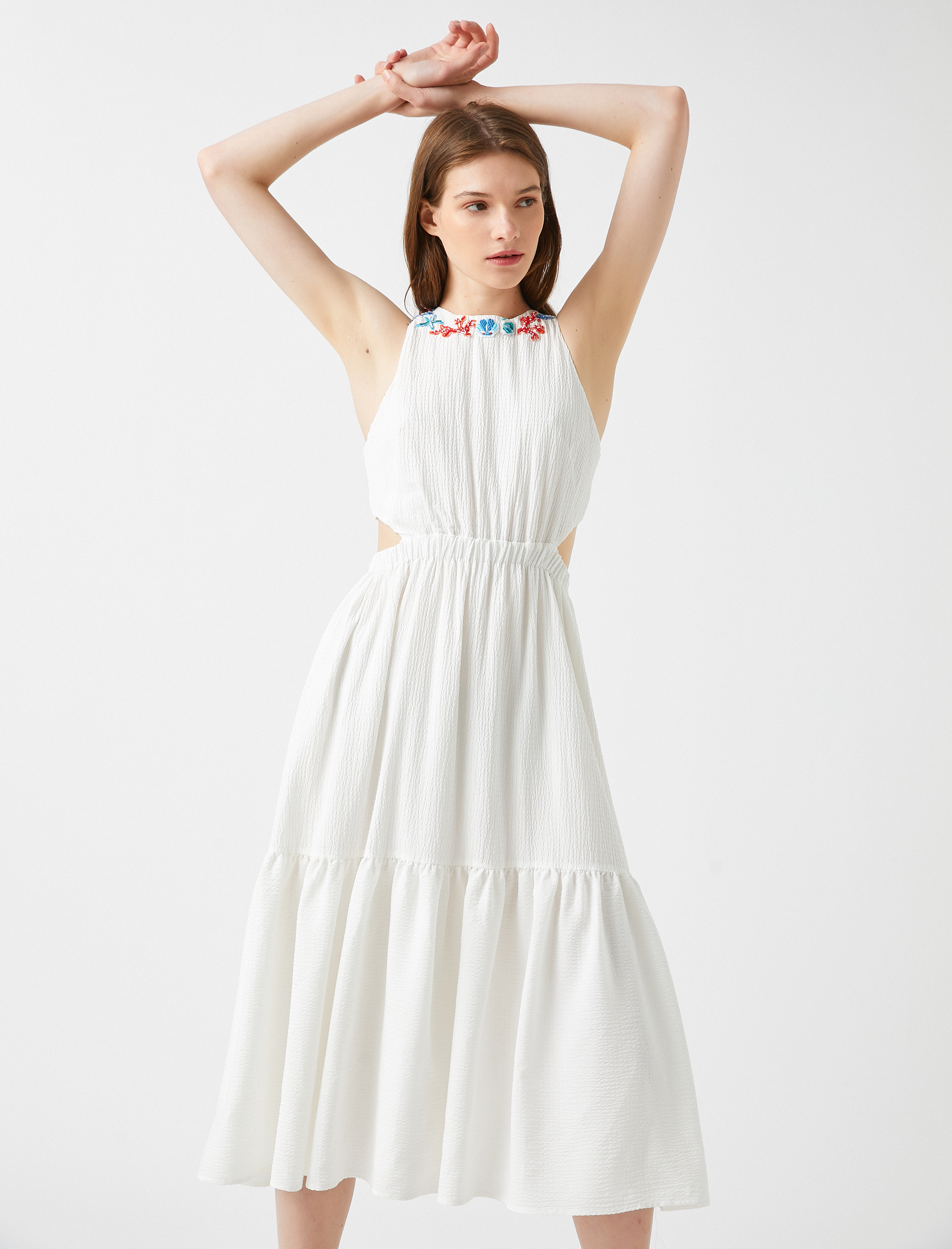   Koton X Şahika Ercümen - Pencere Detaylı Elbise İşlemeli