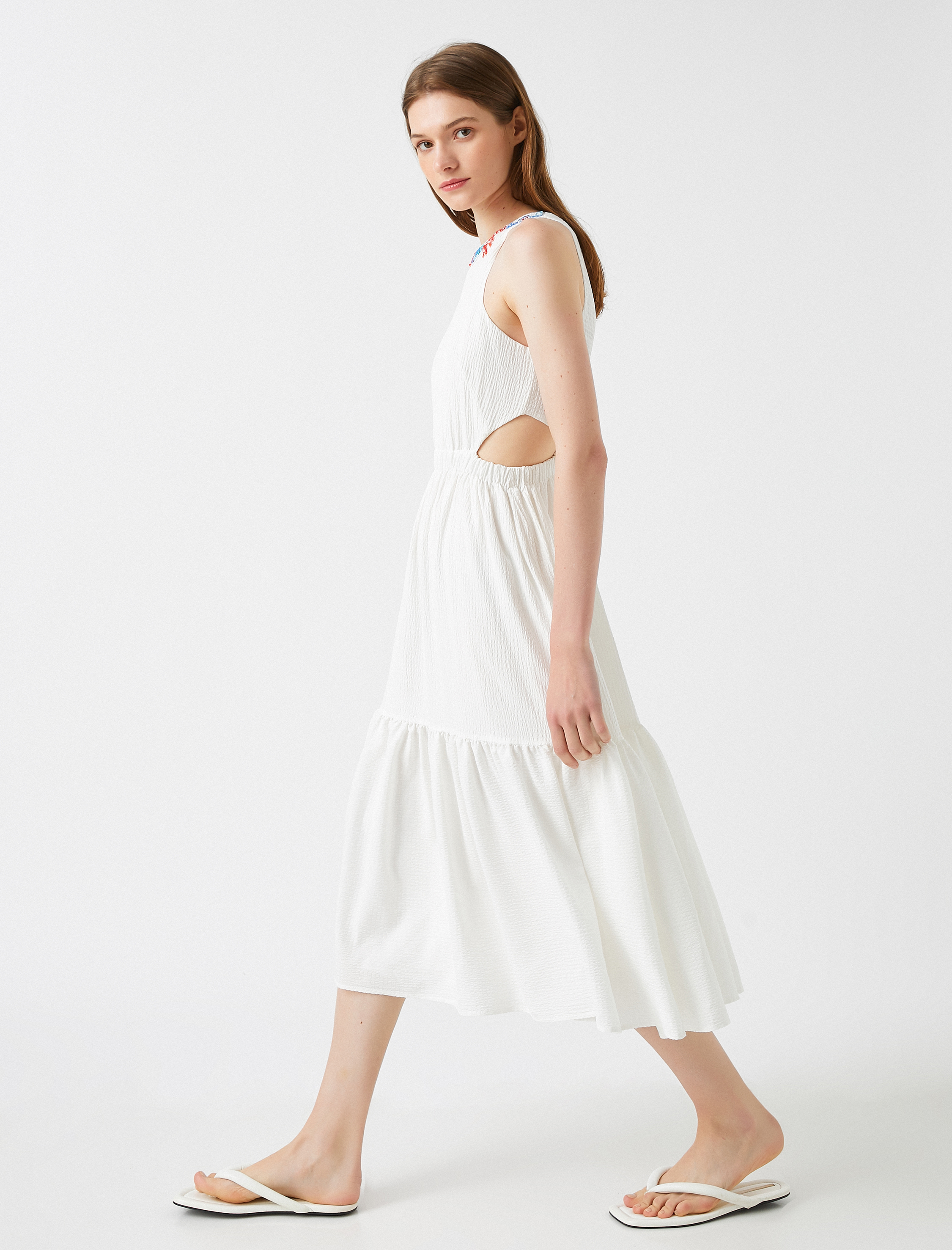   Koton X Şahika Ercümen - Pencere Detaylı Elbise İşlemeli