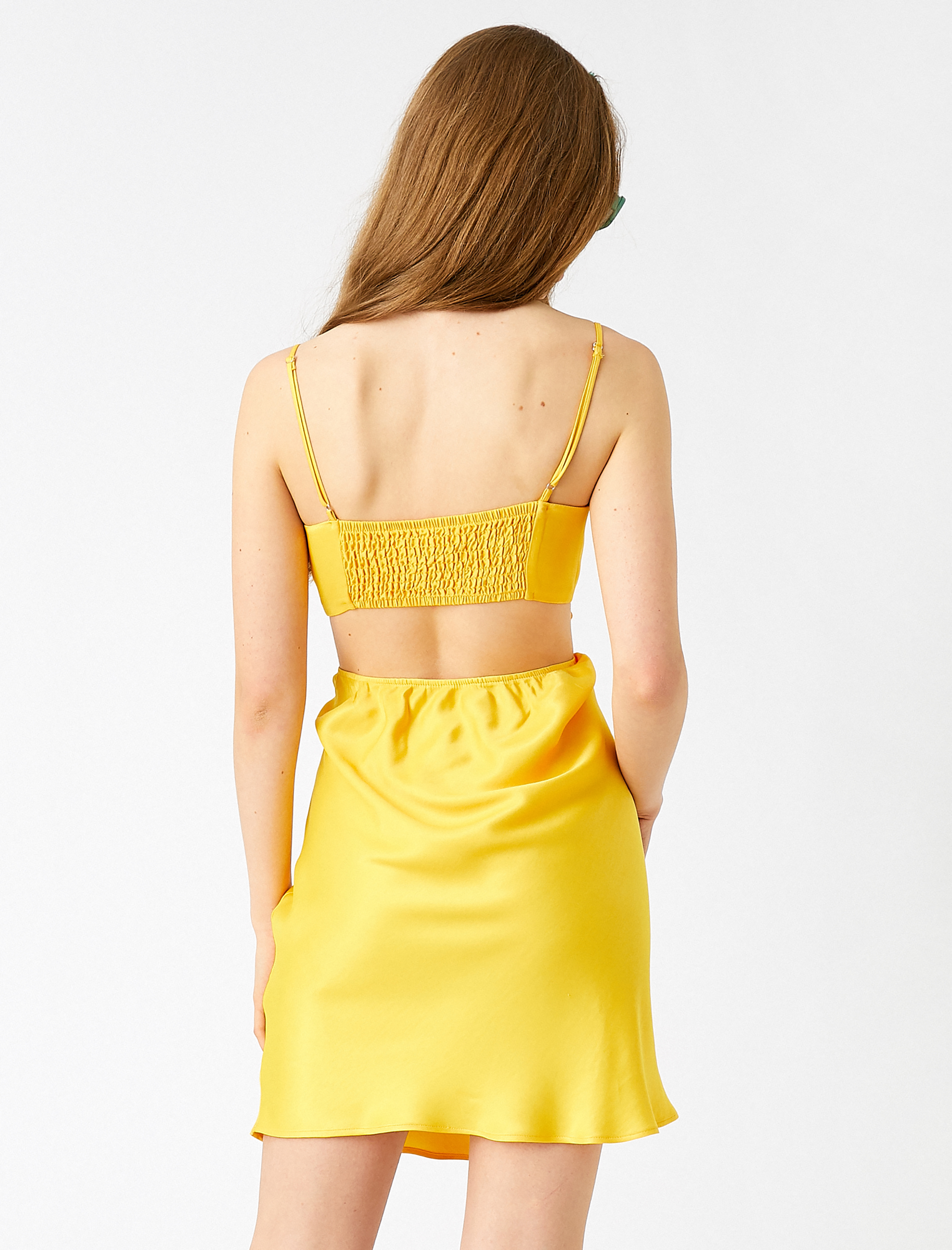   Mini Elbise İnce Askılı V Yaka Pencere Detaylı