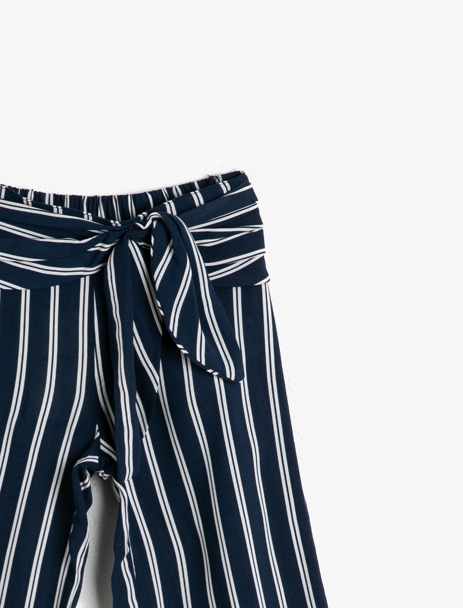  Kız Çocuk Çizgili Beli Lastikli Bağlamalı Bol Kesim Kısa Pantolon