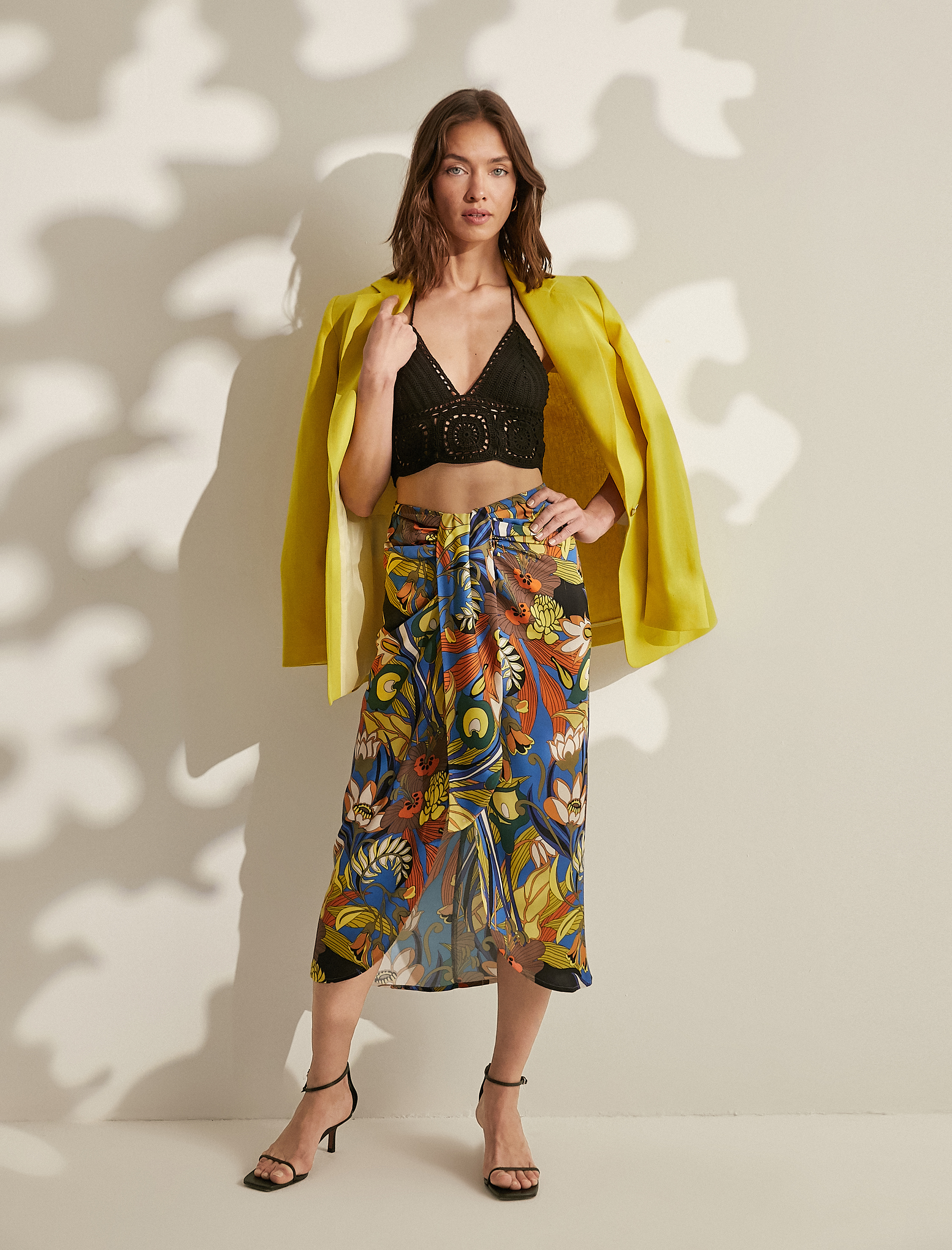   Melis Ağazat X Koton - Kroşe Bustiyer Boyundan Bağlamalı Örgü Detaylı